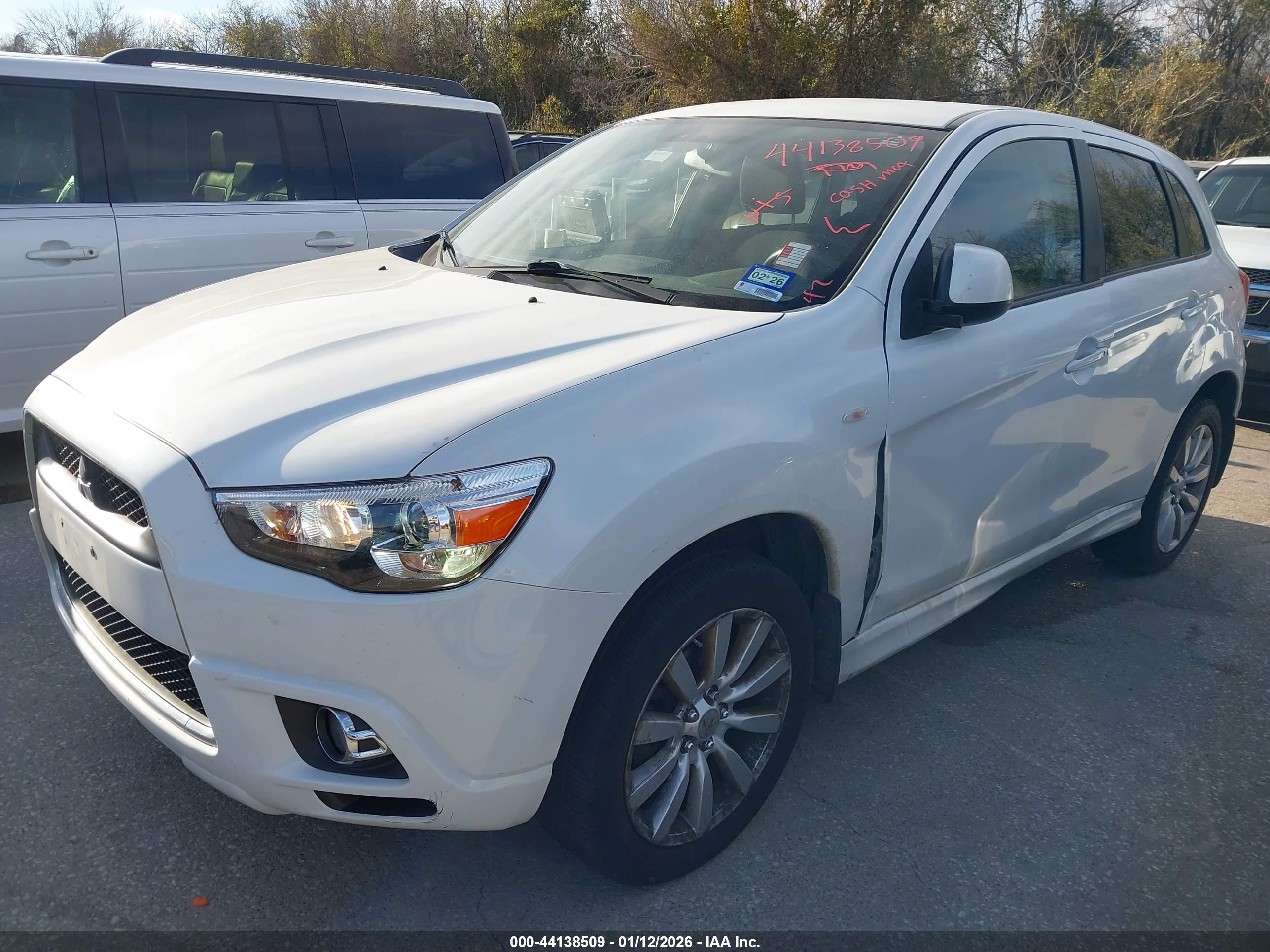 MITSUBISHI OUTLANDER image 6