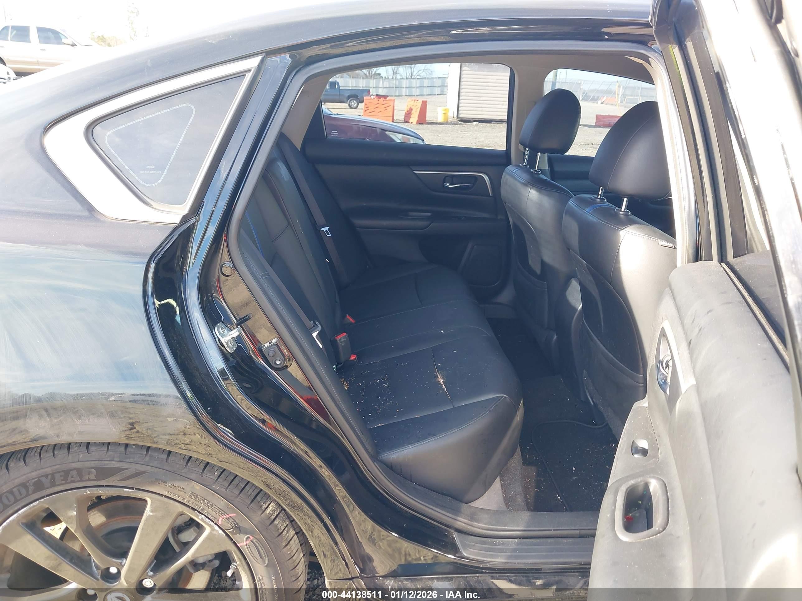 NISSAN ALTIMA image 8