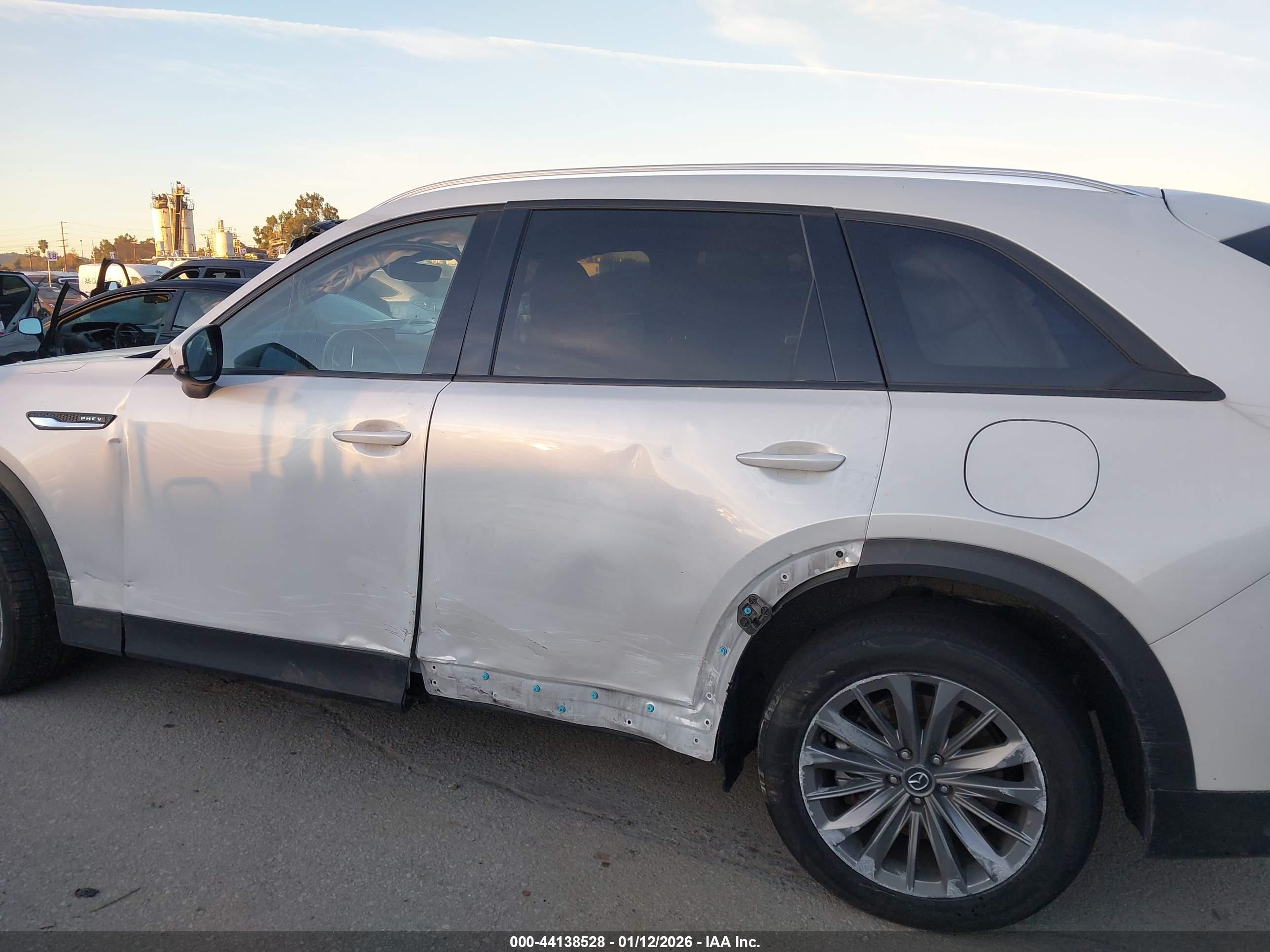 MAZDA CX-90 image 6