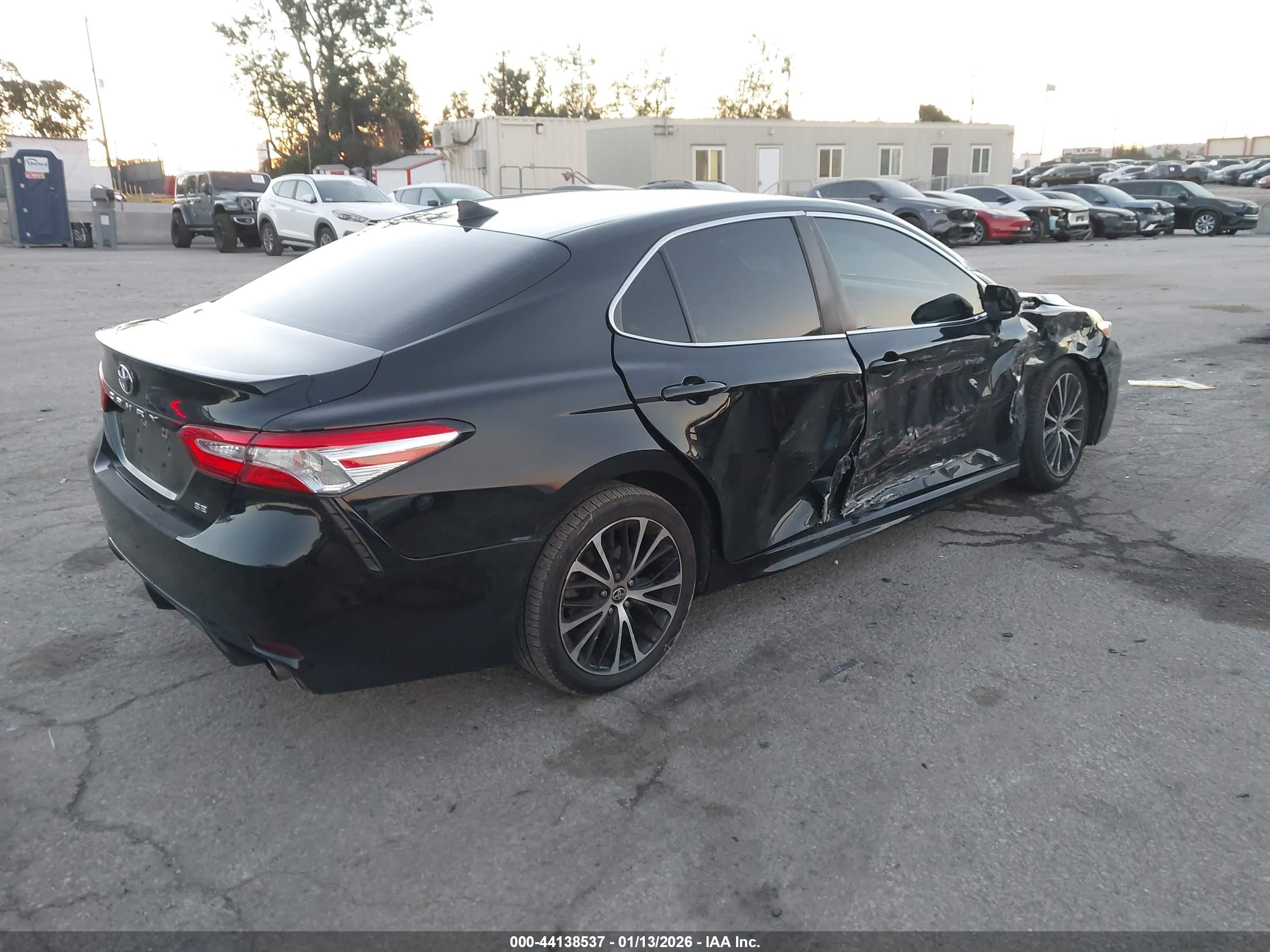 TOYOTA CAMRY image 4