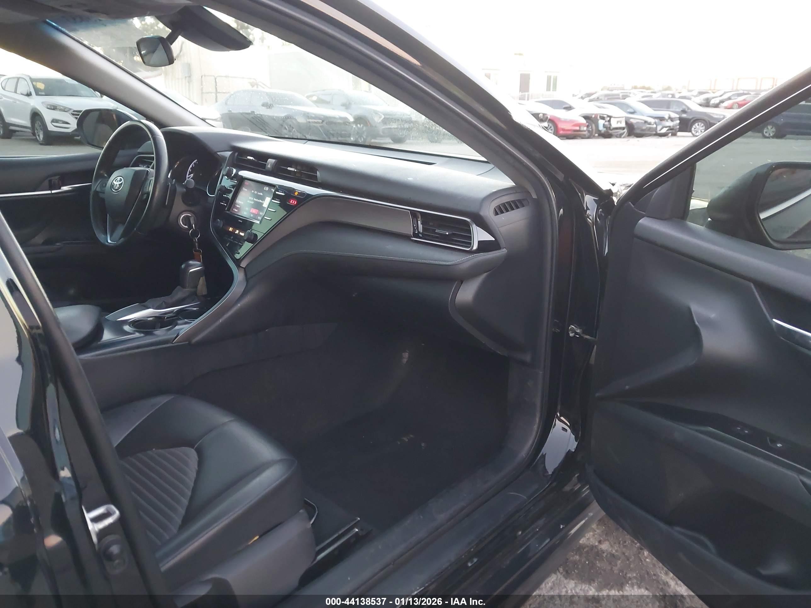 TOYOTA CAMRY image 5