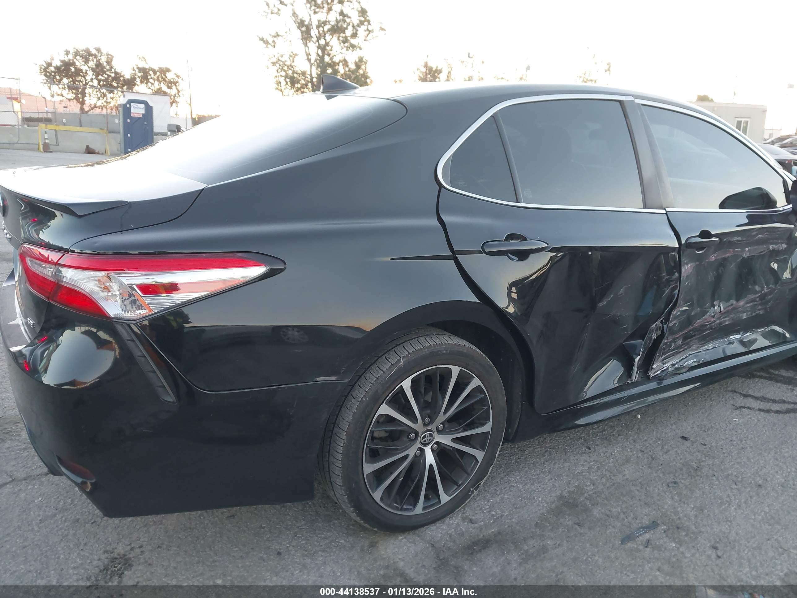 TOYOTA CAMRY image 6