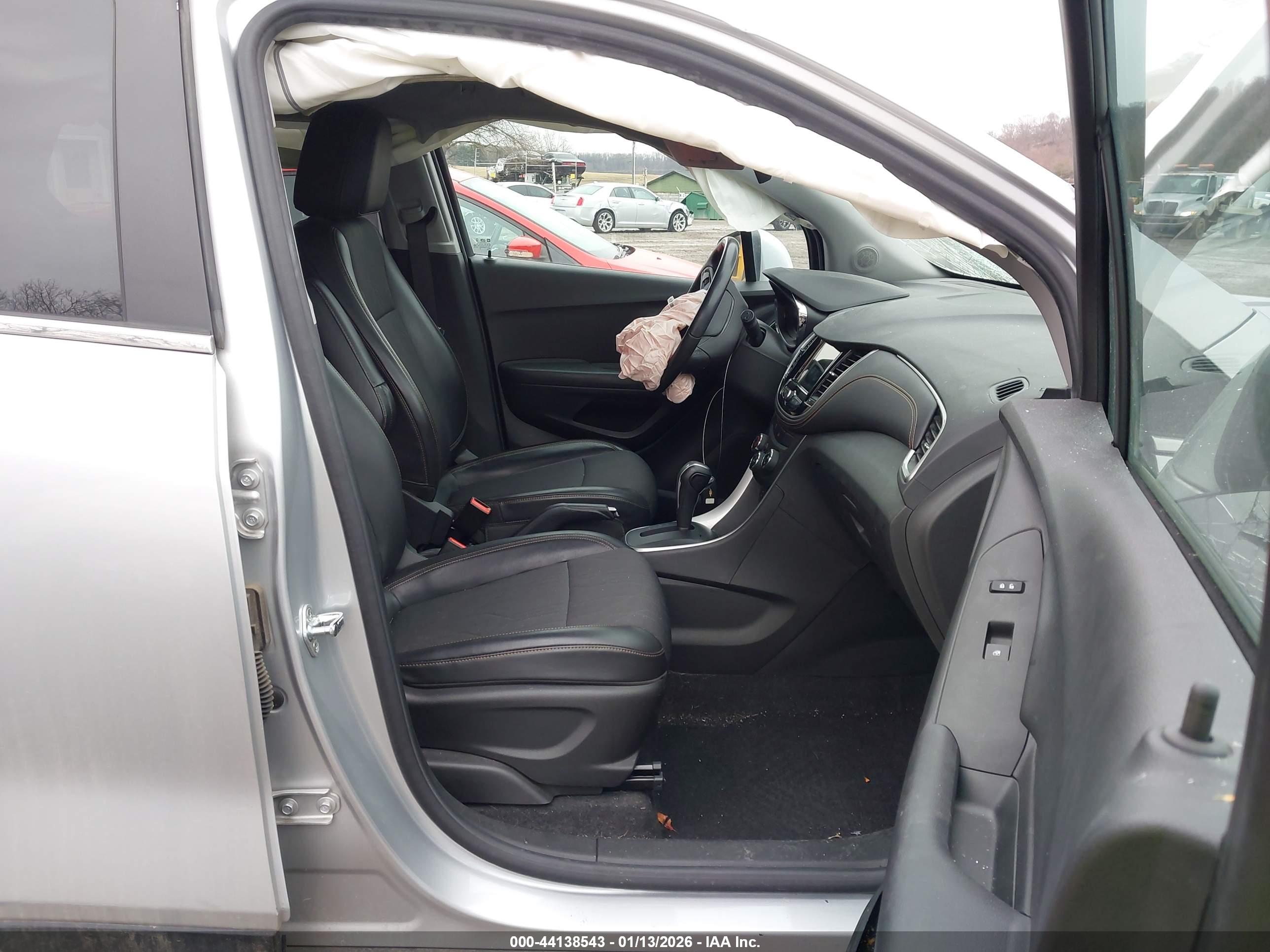 CHEVROLET TRAX image 5