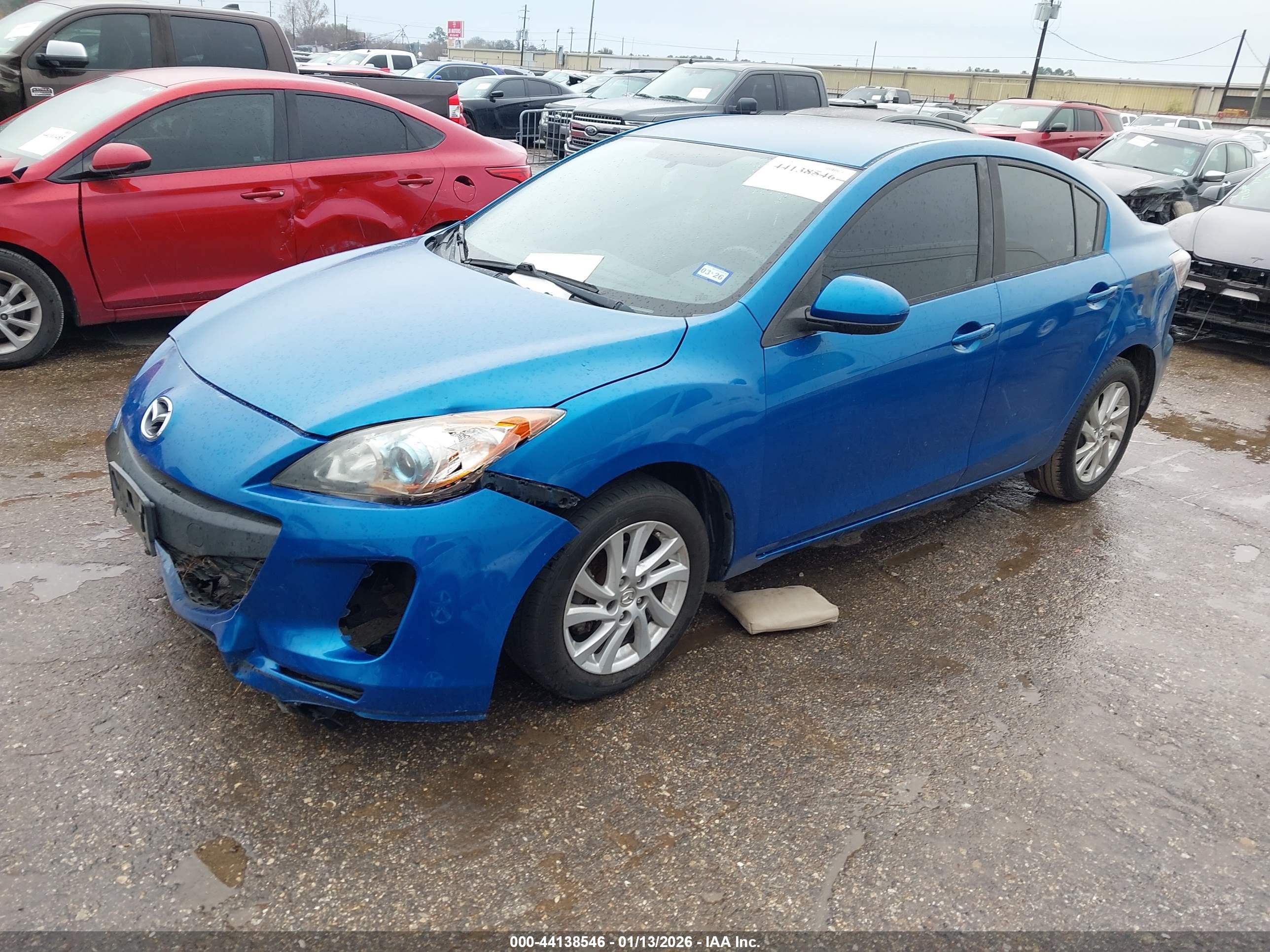 MAZDA 3 image 2