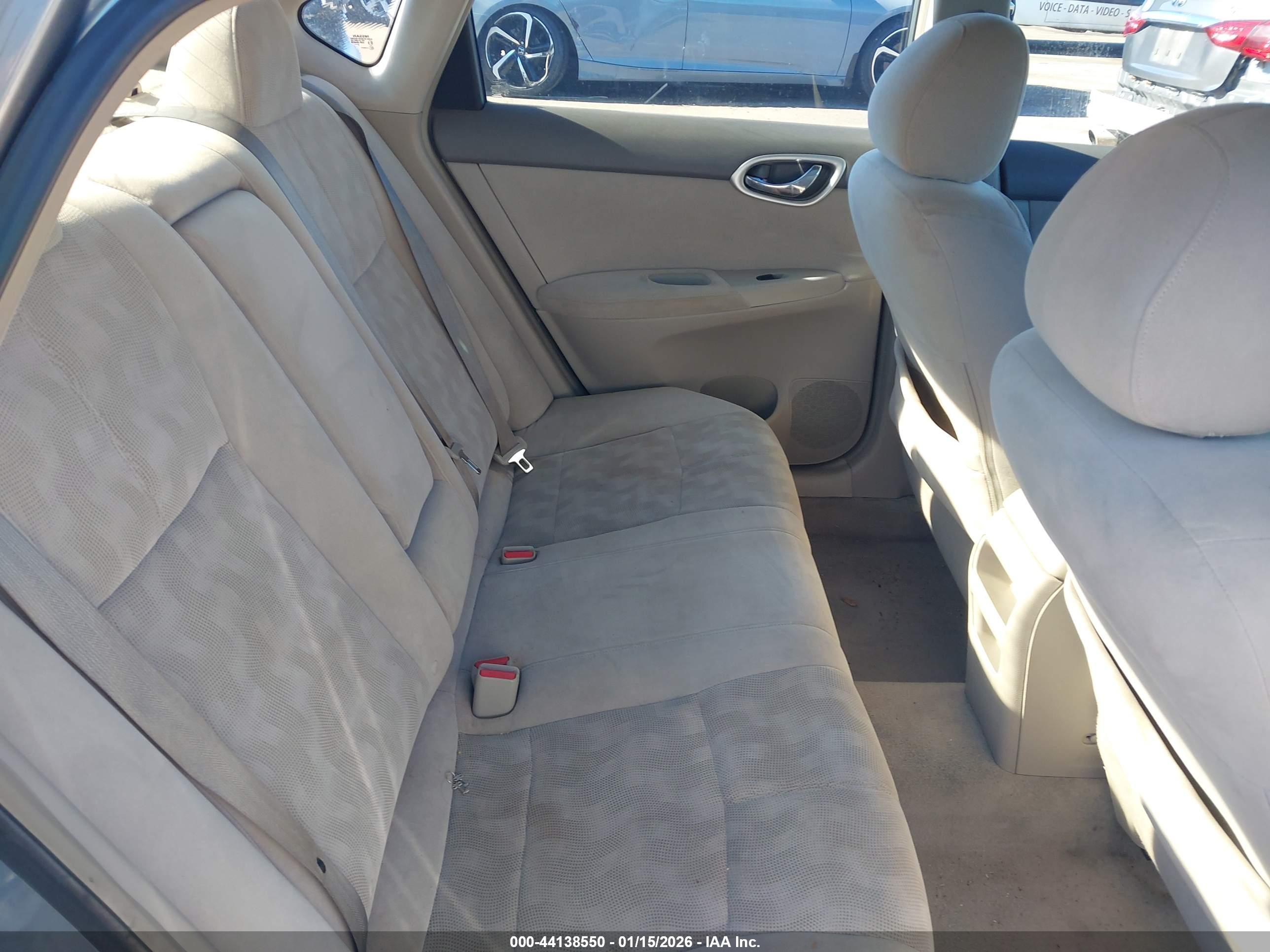 NISSAN SENTRA image 8