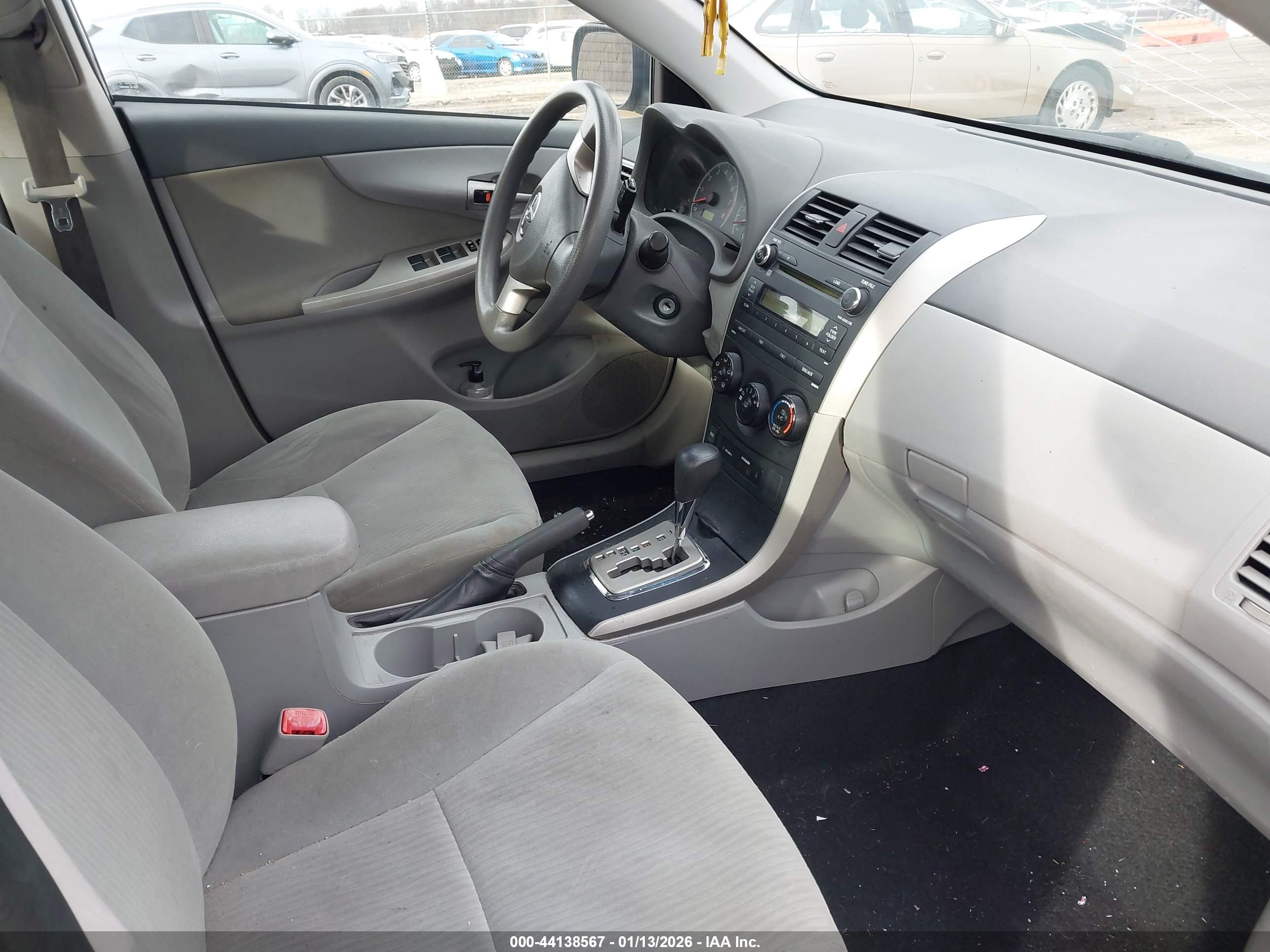 TOYOTA COROLLA image 5