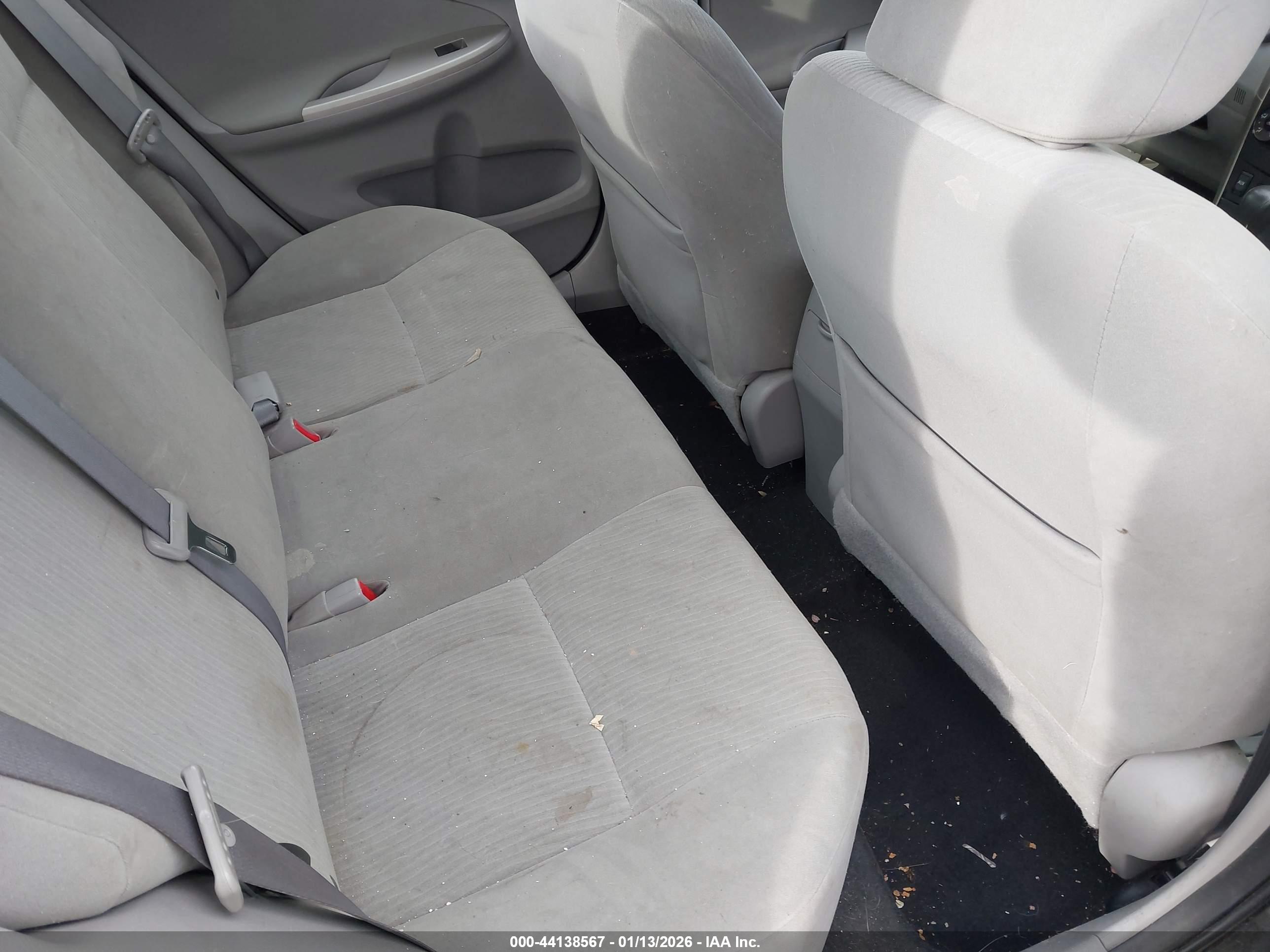 TOYOTA COROLLA image 8