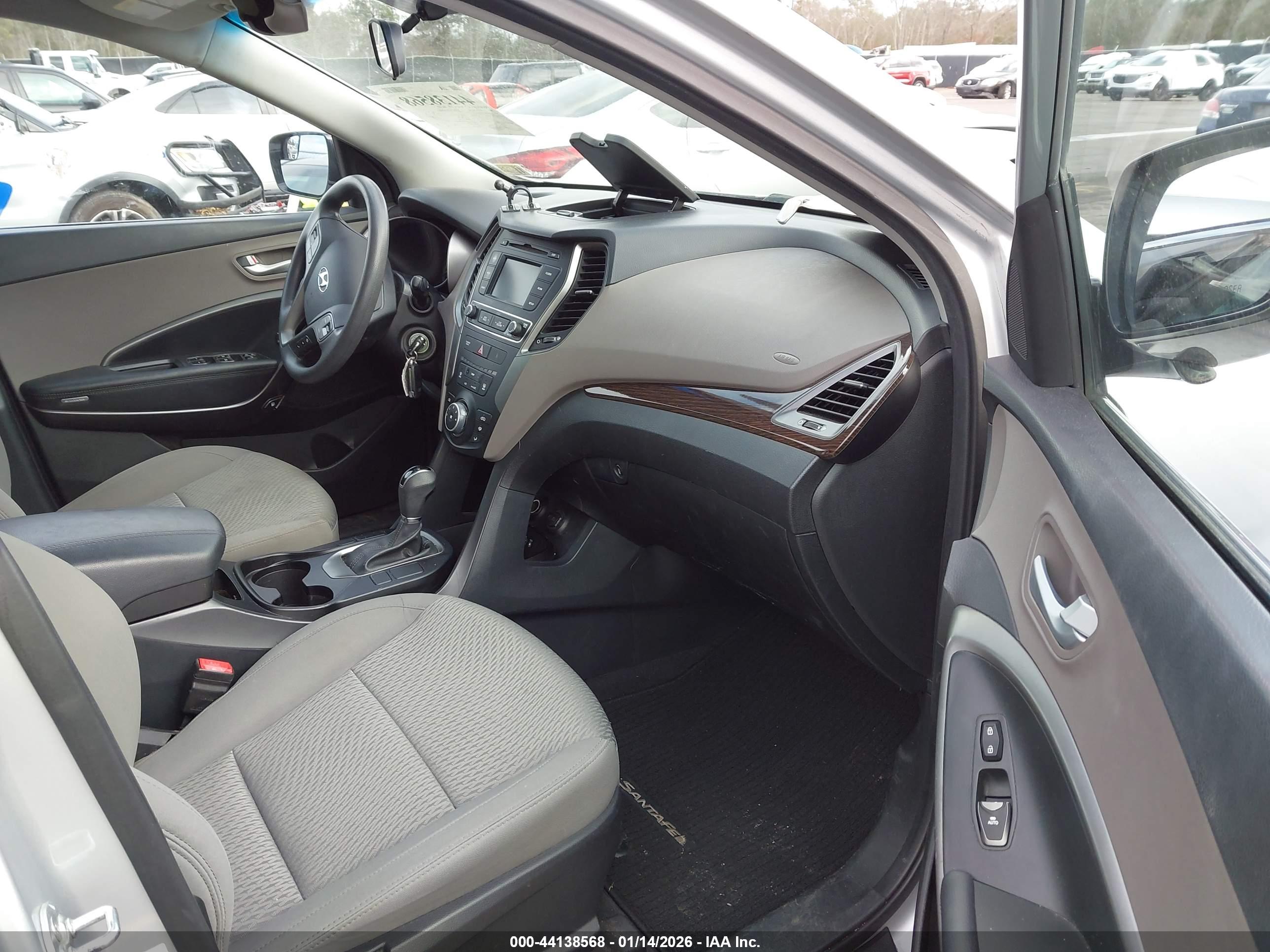 HYUNDAI SANTA image 5