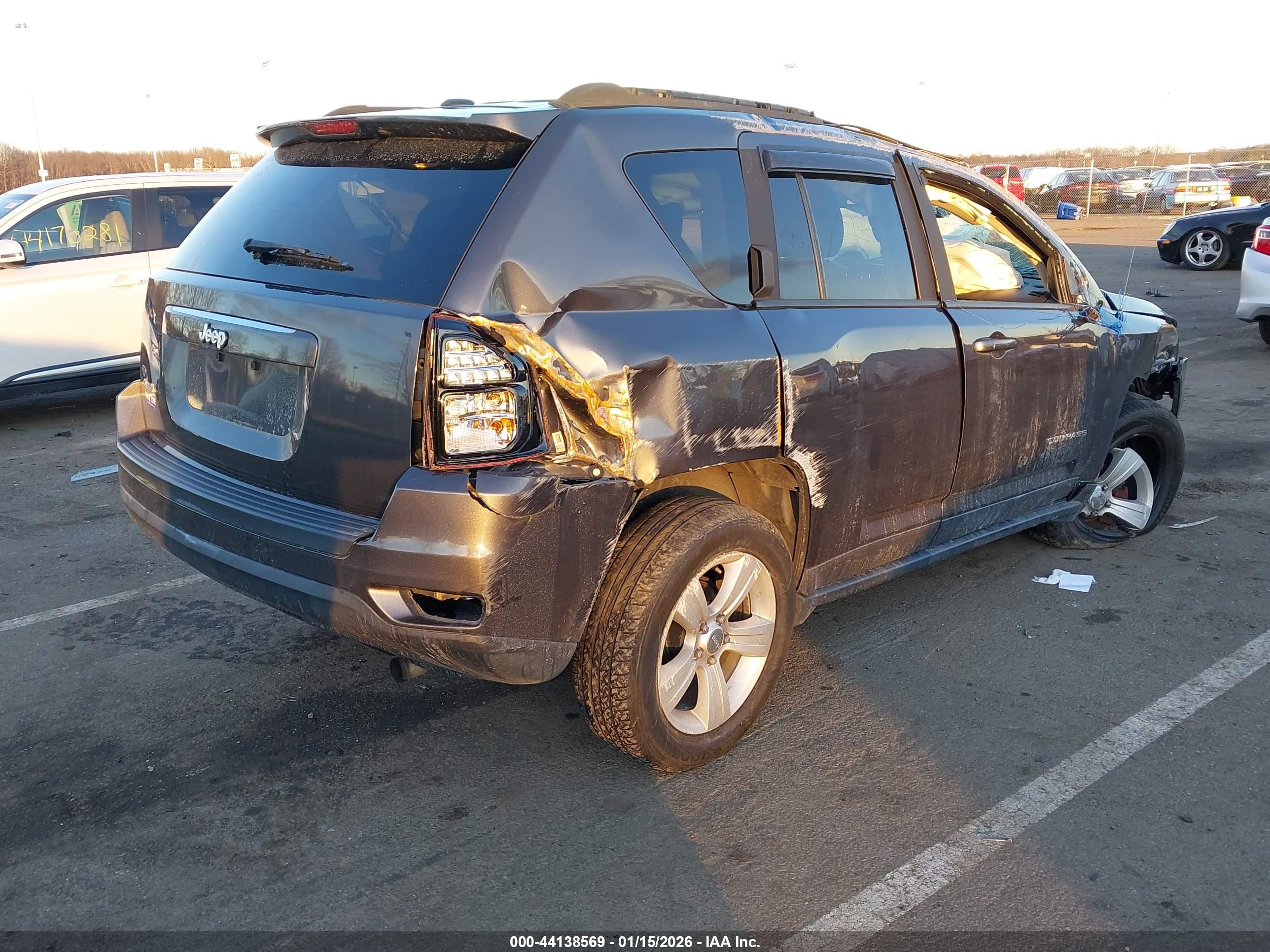 JEEP COMPASS image 4