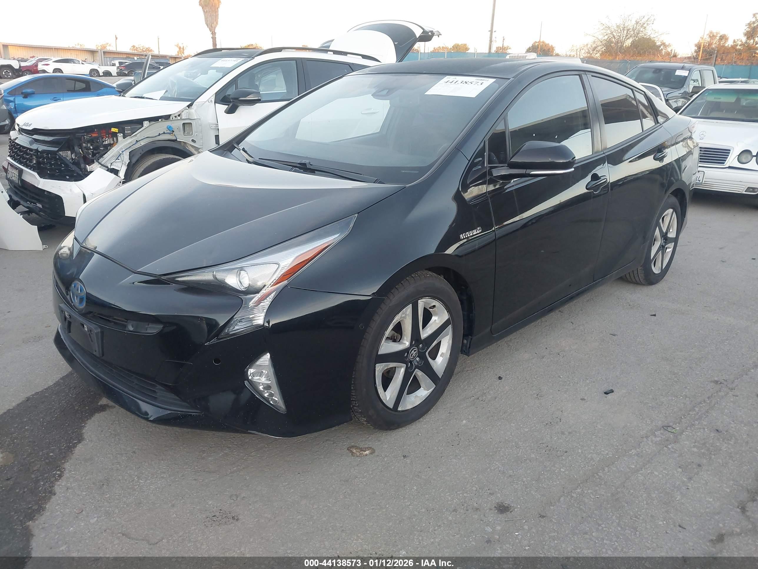 TOYOTA PRIUS image 2