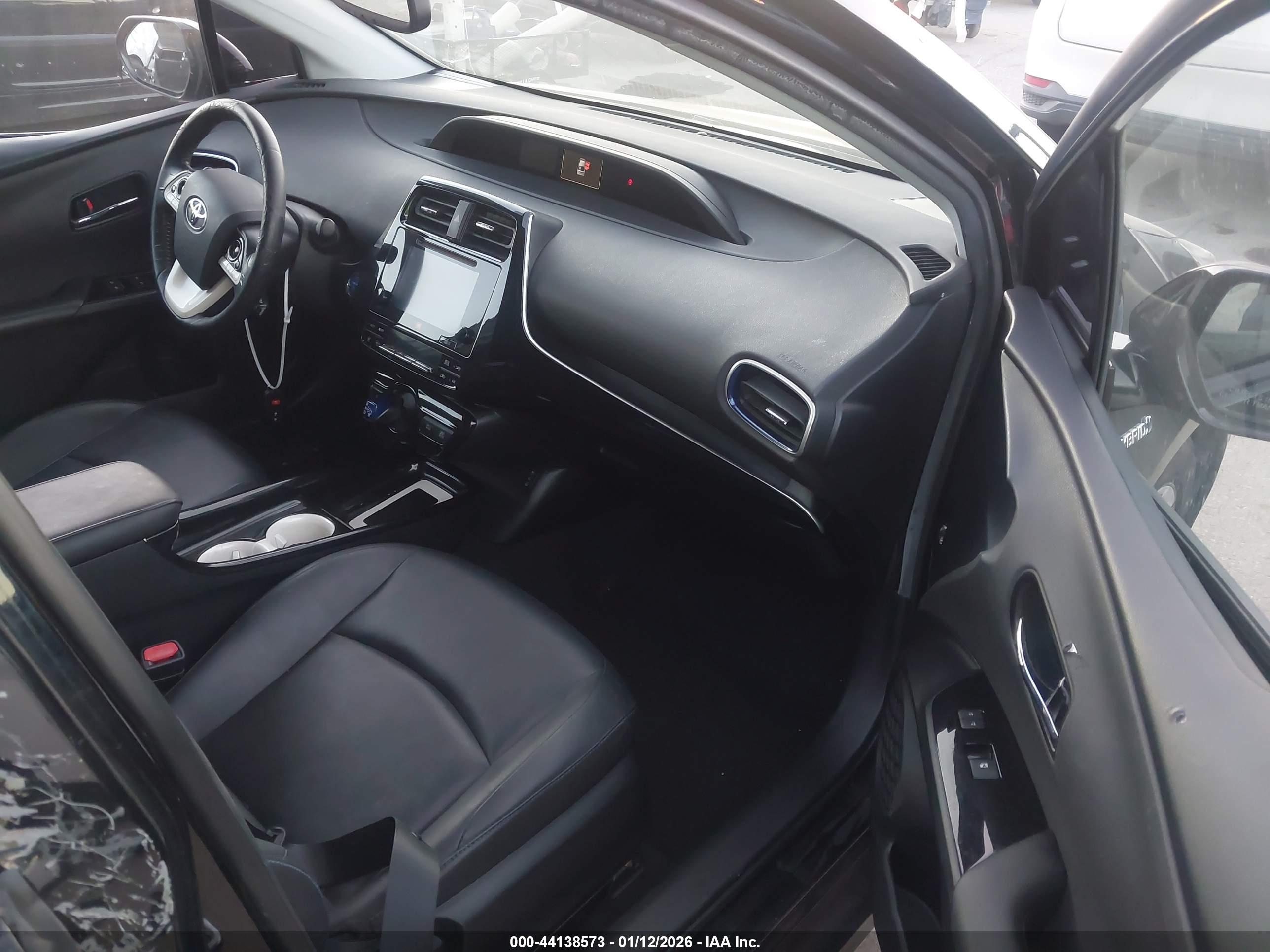 TOYOTA PRIUS image 5