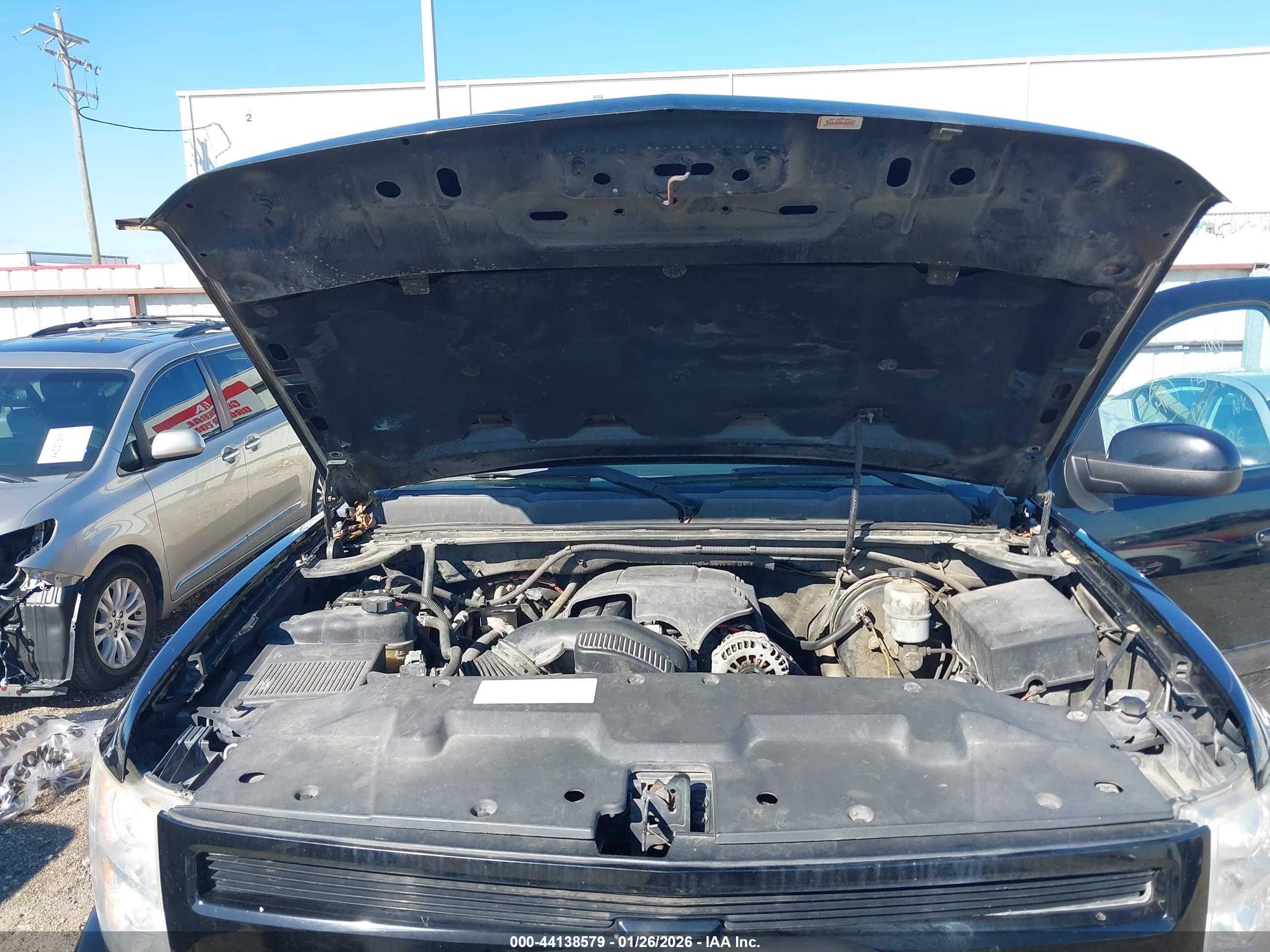 CHEVROLET SILVERADO image 10