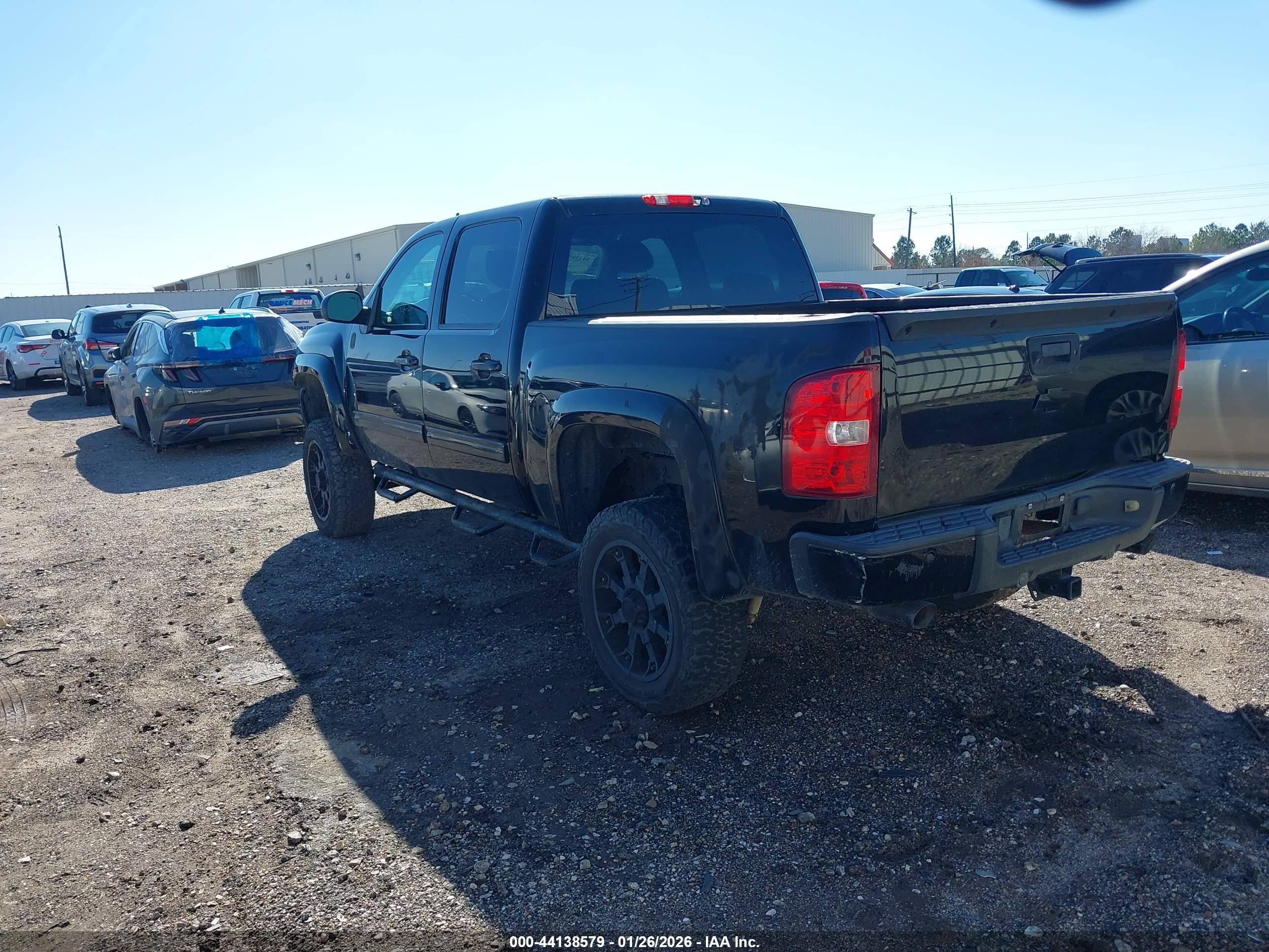 CHEVROLET SILVERADO image 3