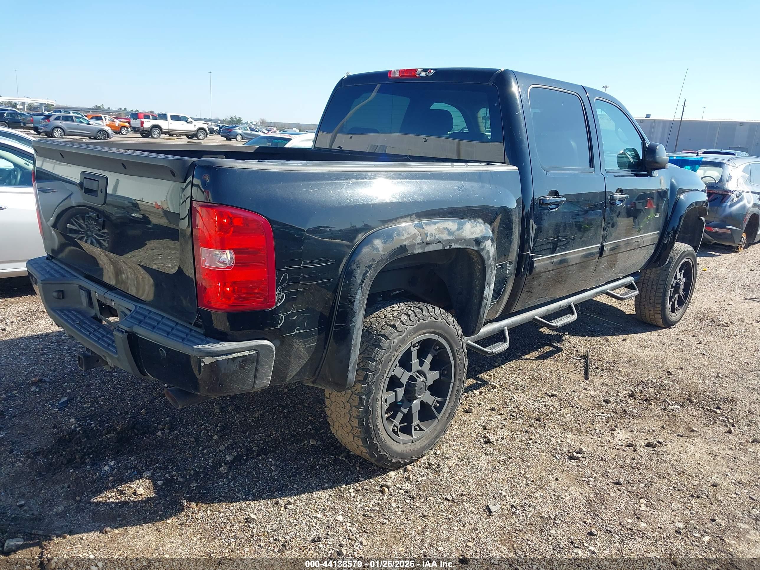 CHEVROLET SILVERADO image 4