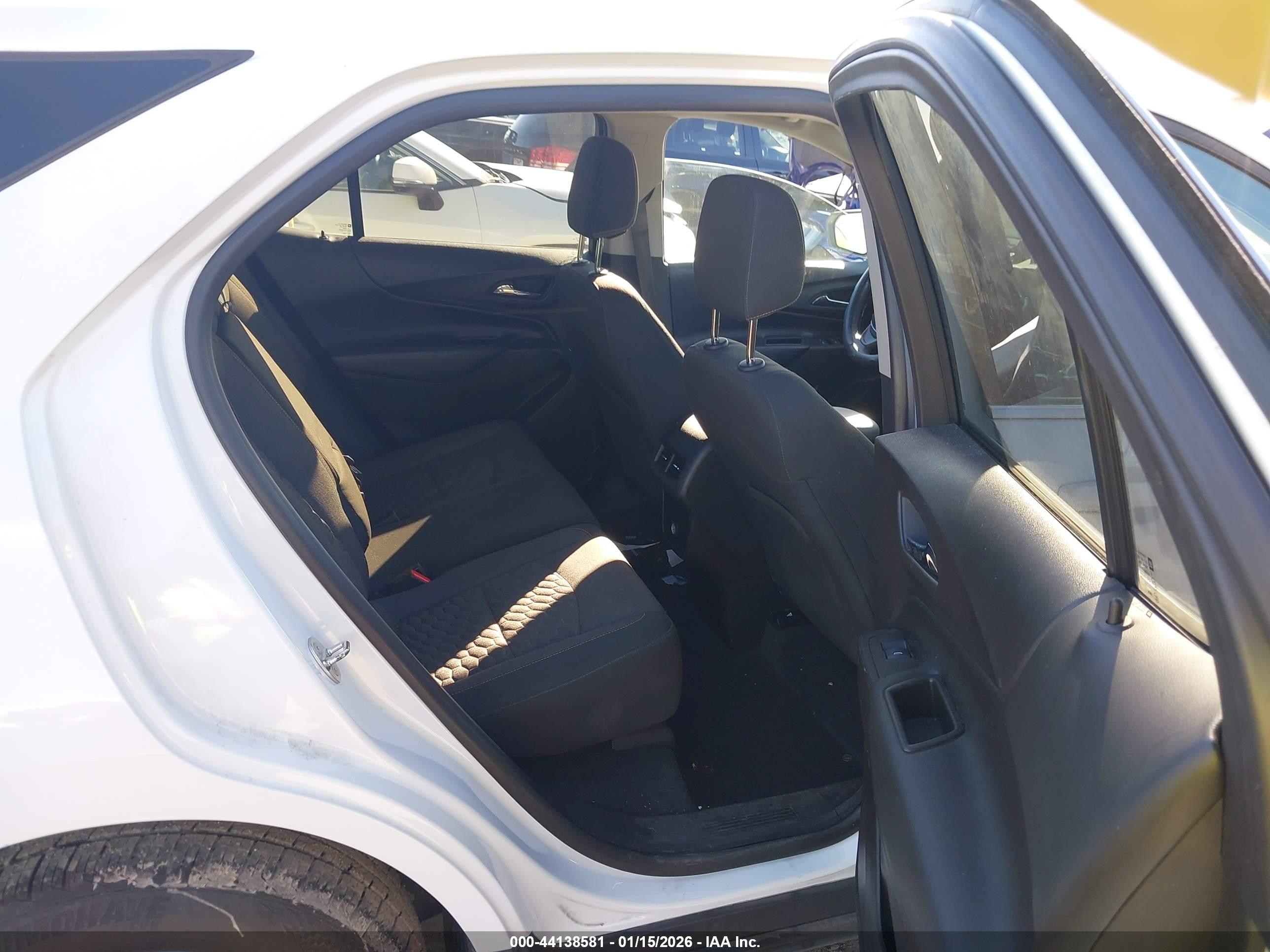 CHEVROLET EQUINOX image 8