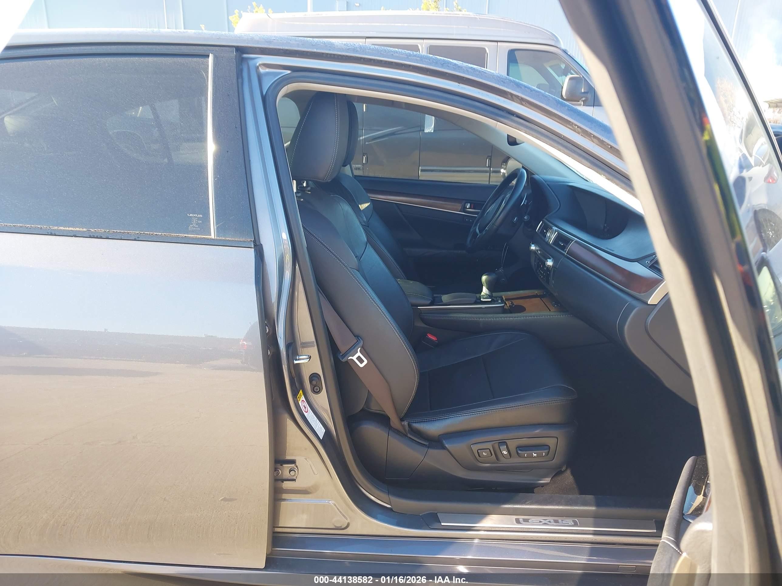 LEXUS GS image 5