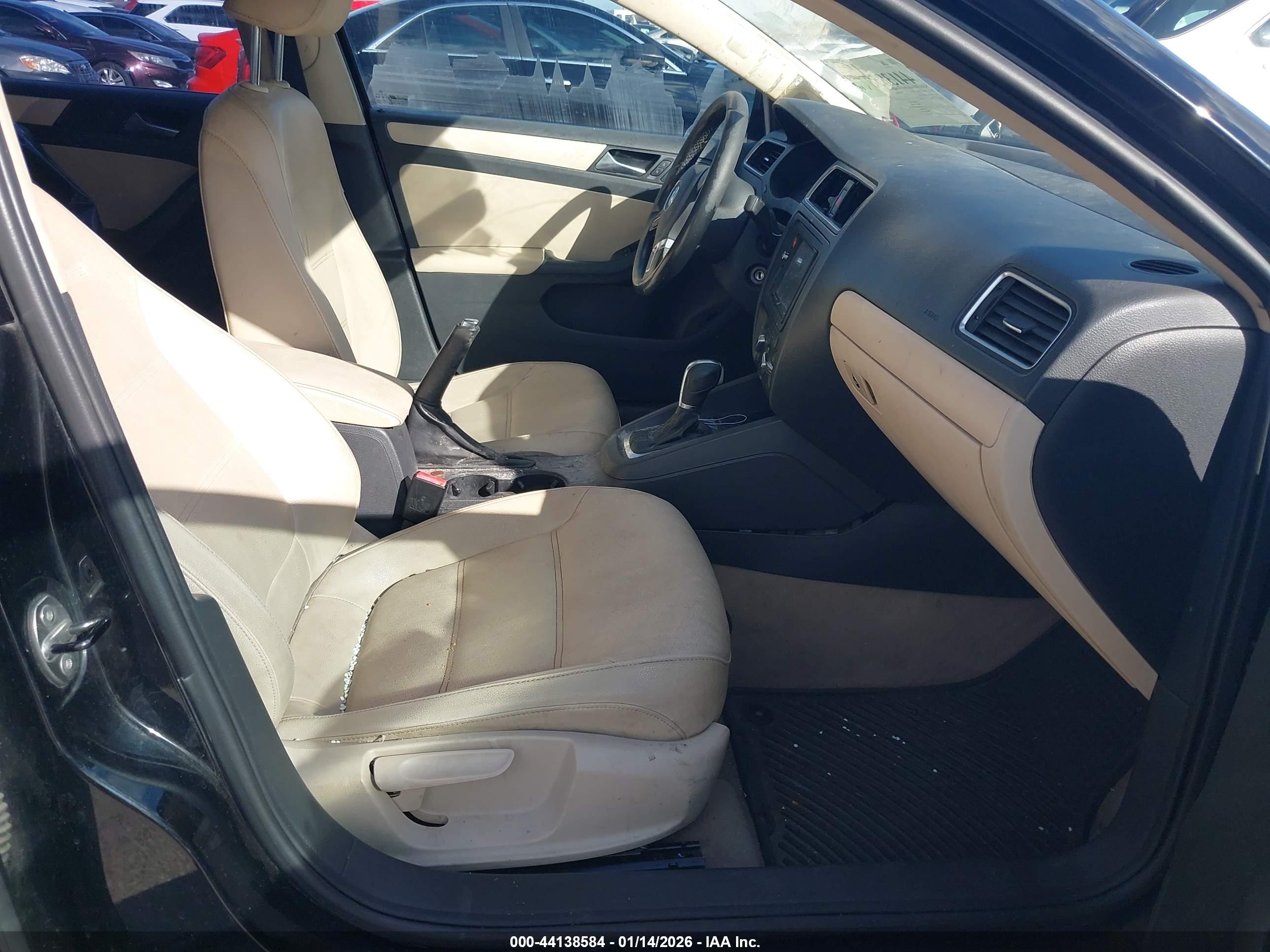 VOLKSWAGEN JETTA image 5
