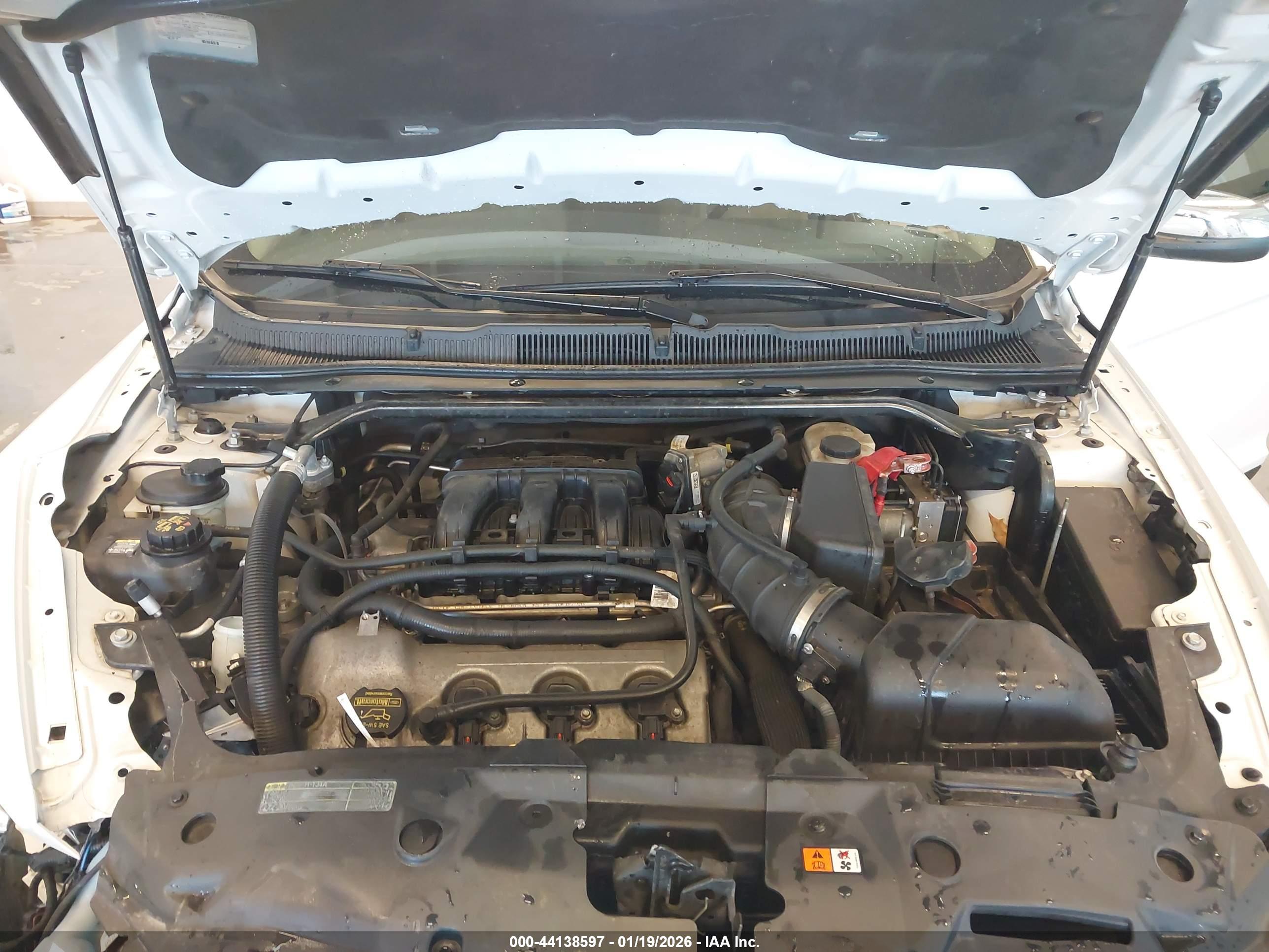 FORD TAURUS image 10