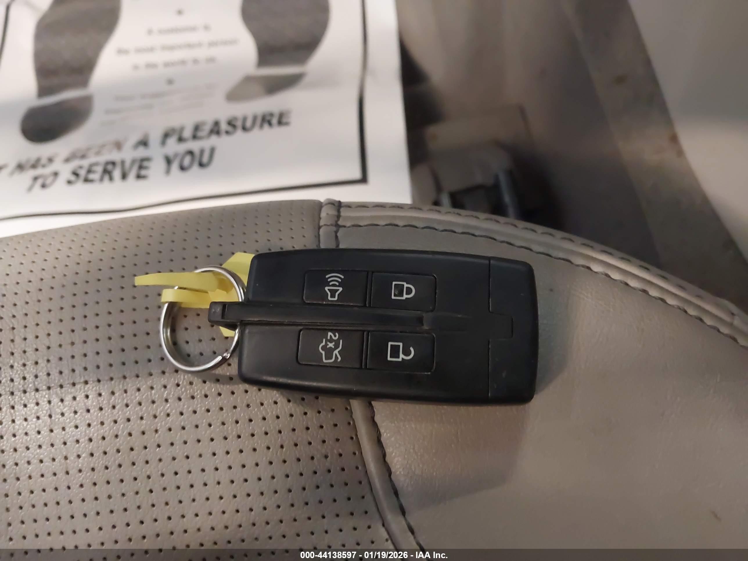 FORD TAURUS image 11