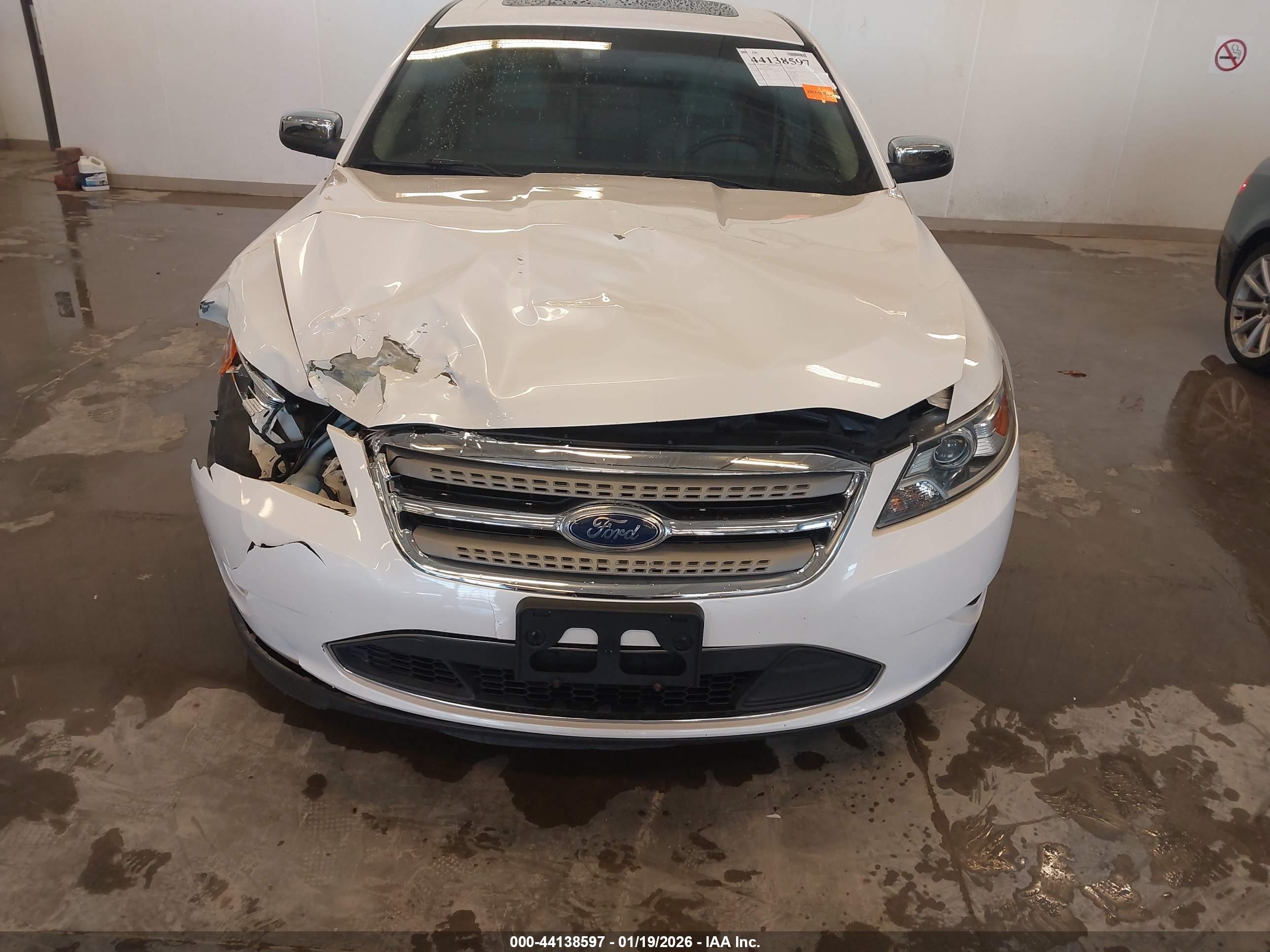 FORD TAURUS image 6