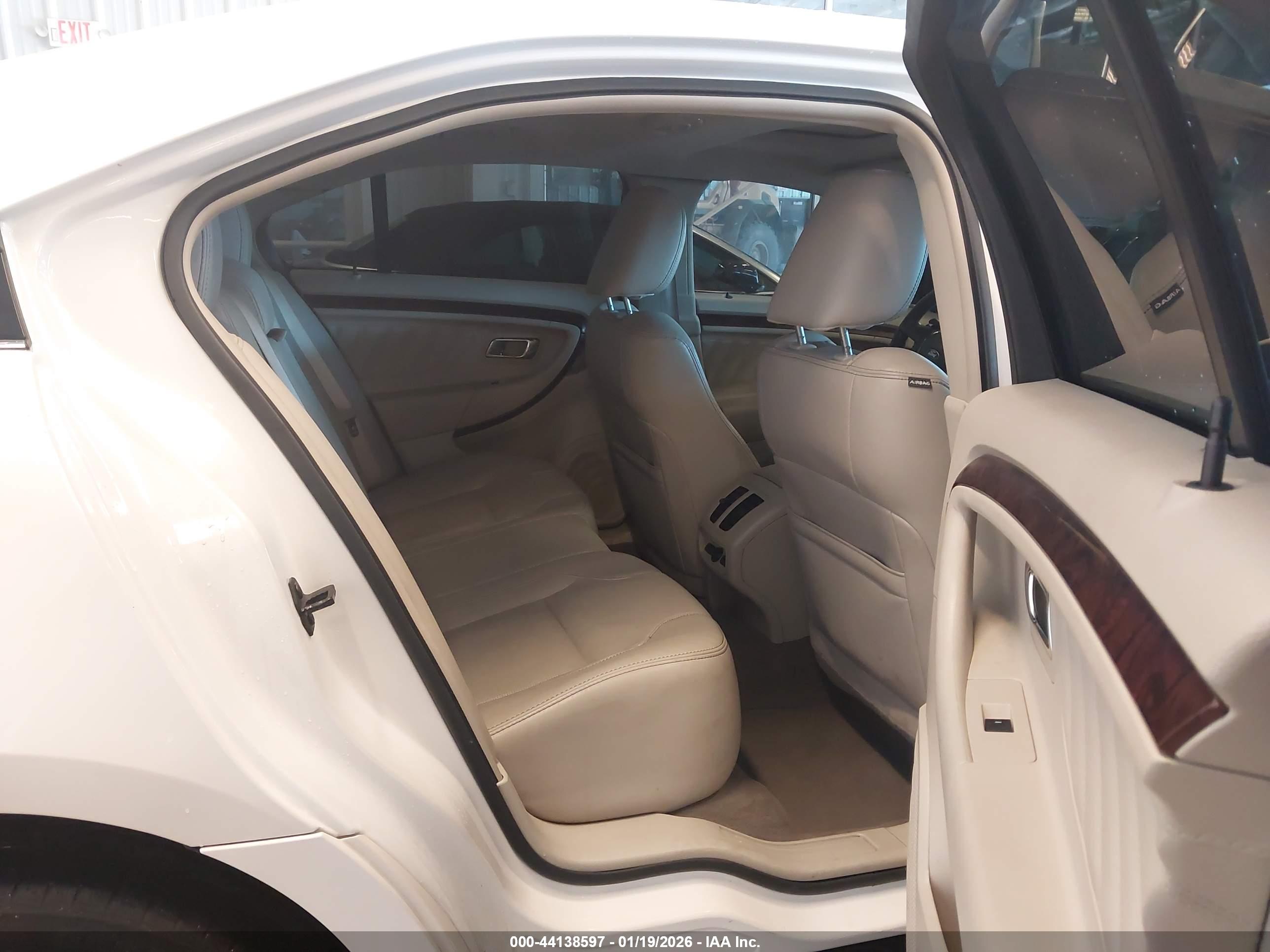 FORD TAURUS image 8