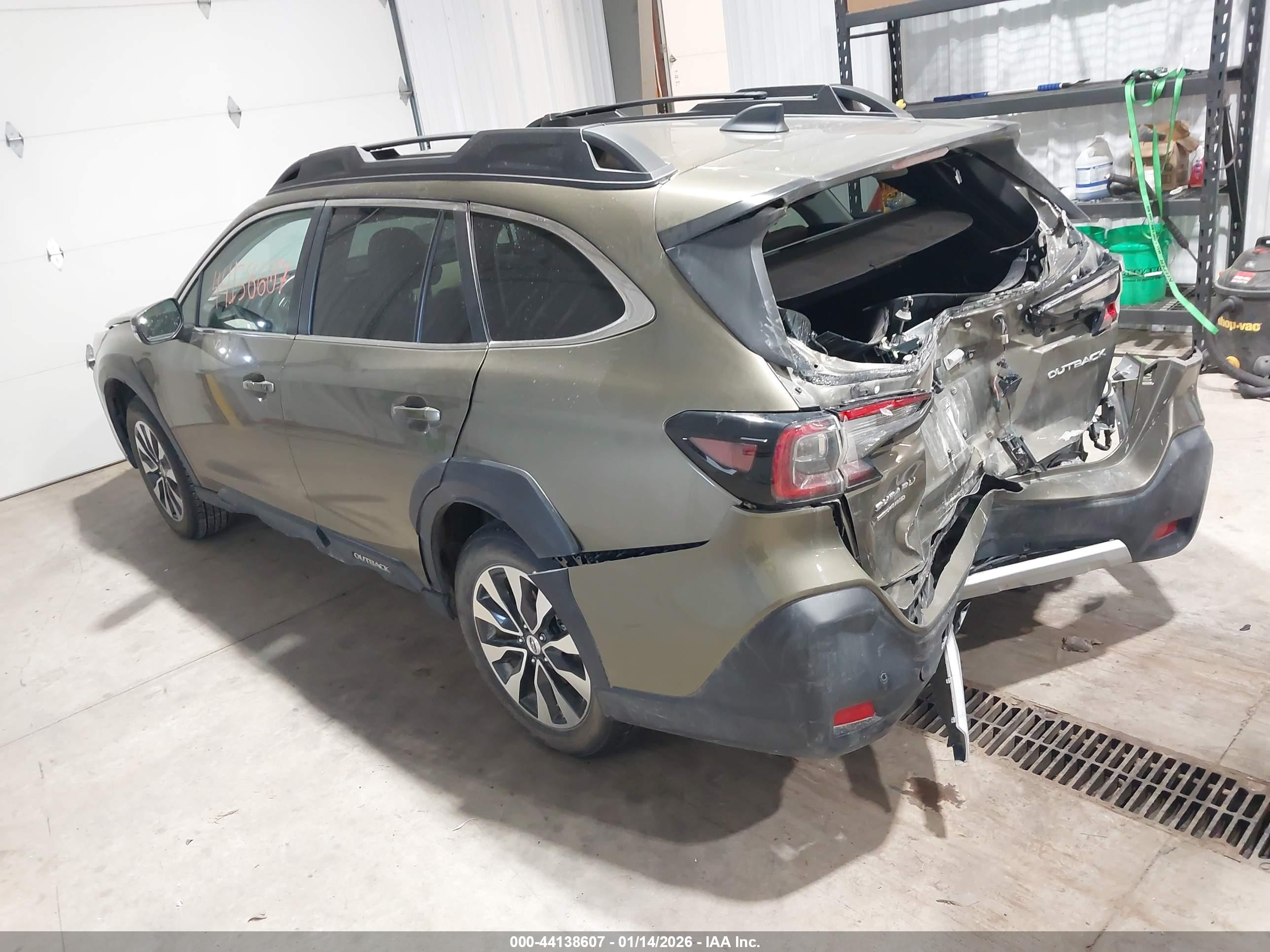 SUBARU OUTBACK image 3
