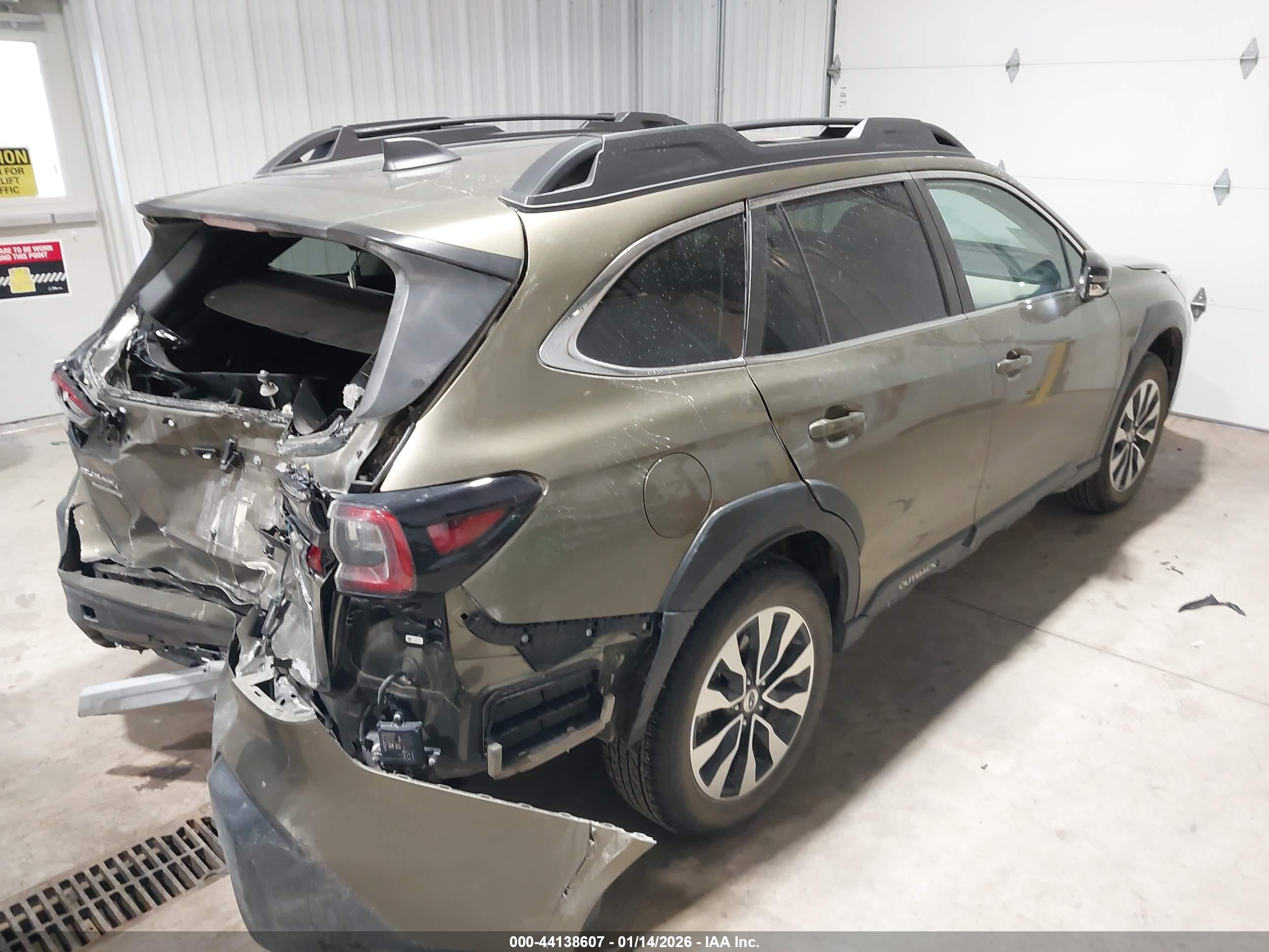 SUBARU OUTBACK image 4