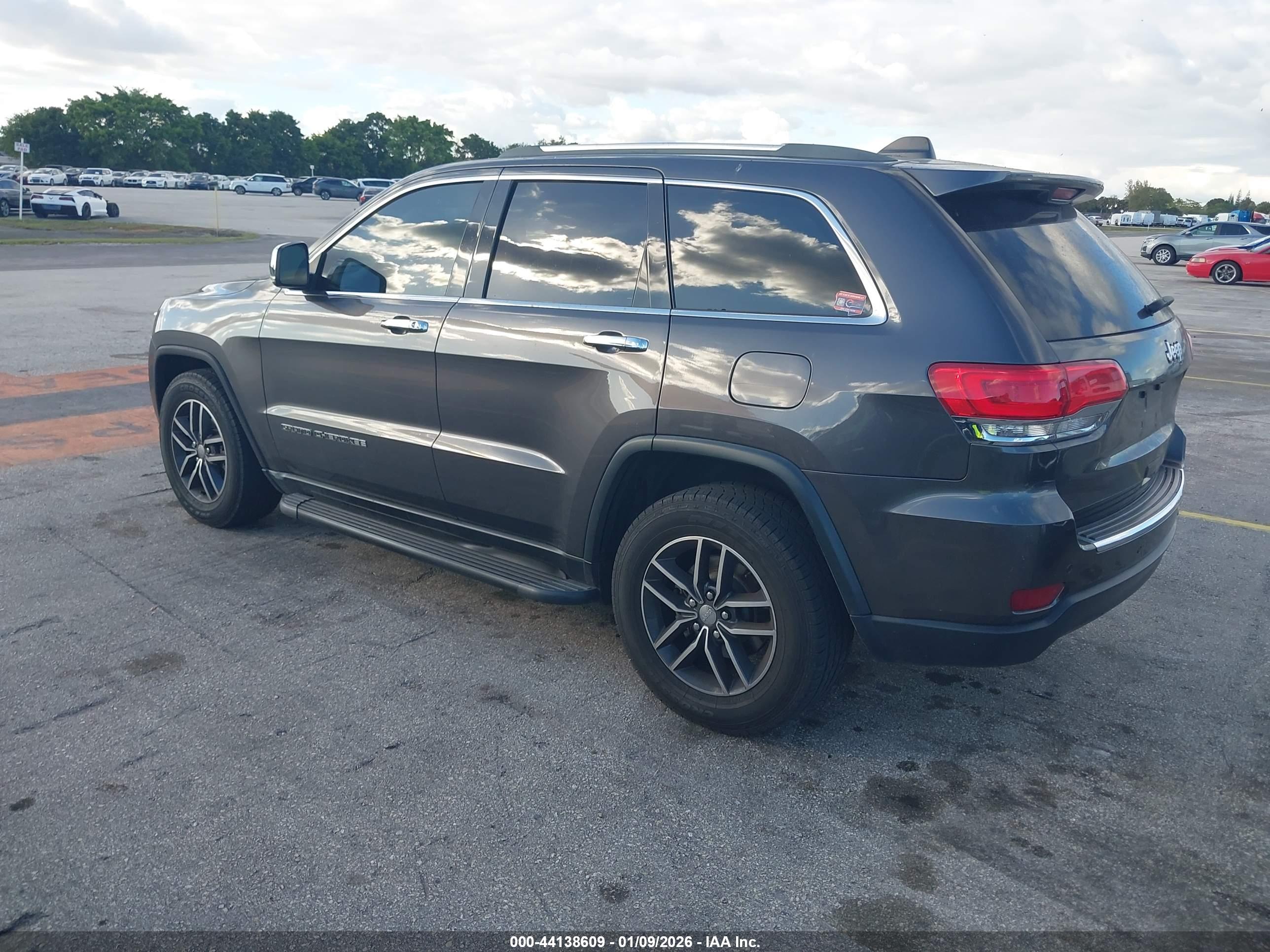 JEEP GRAND image 3