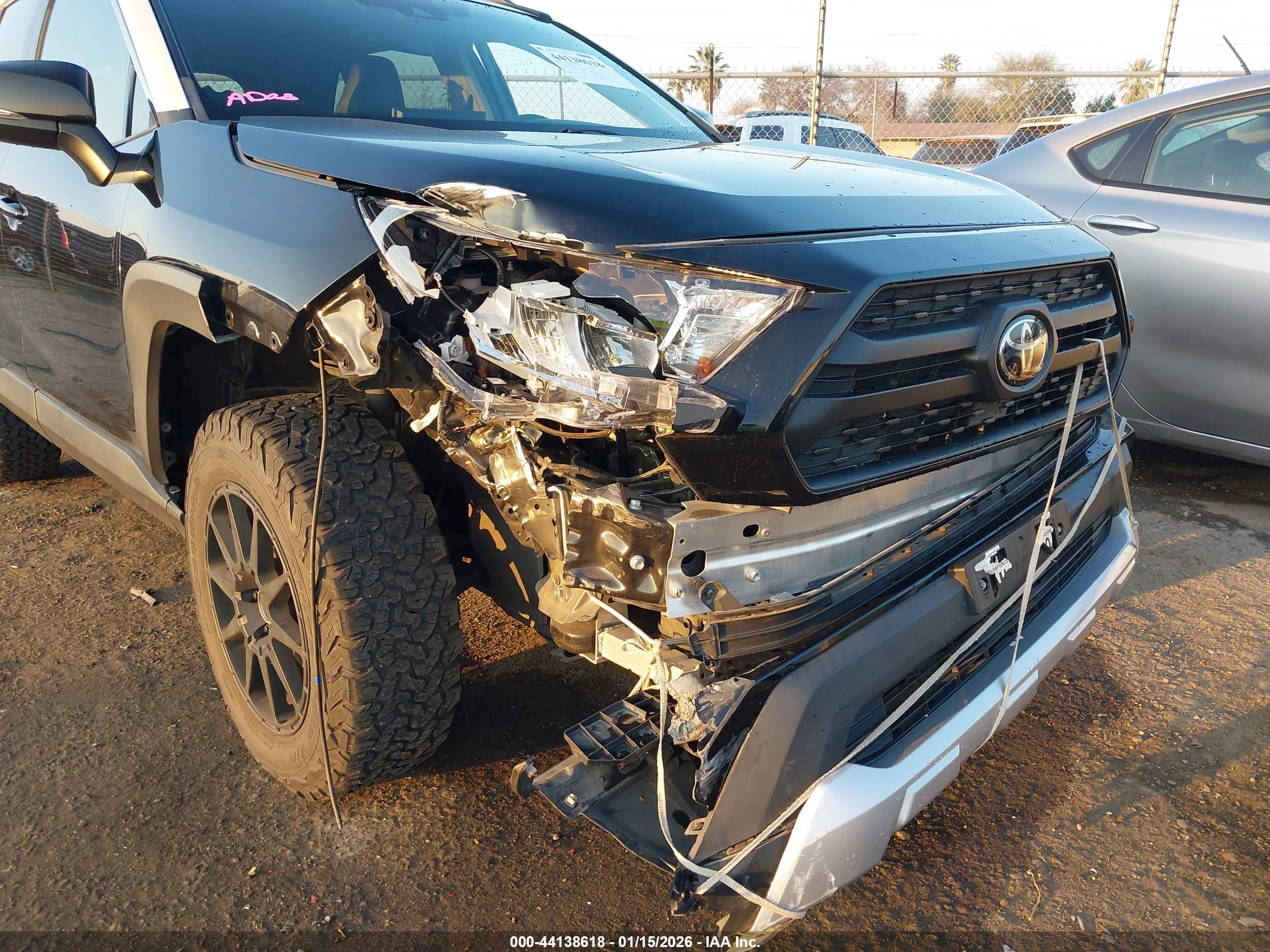 TOYOTA RAV4 image 6
