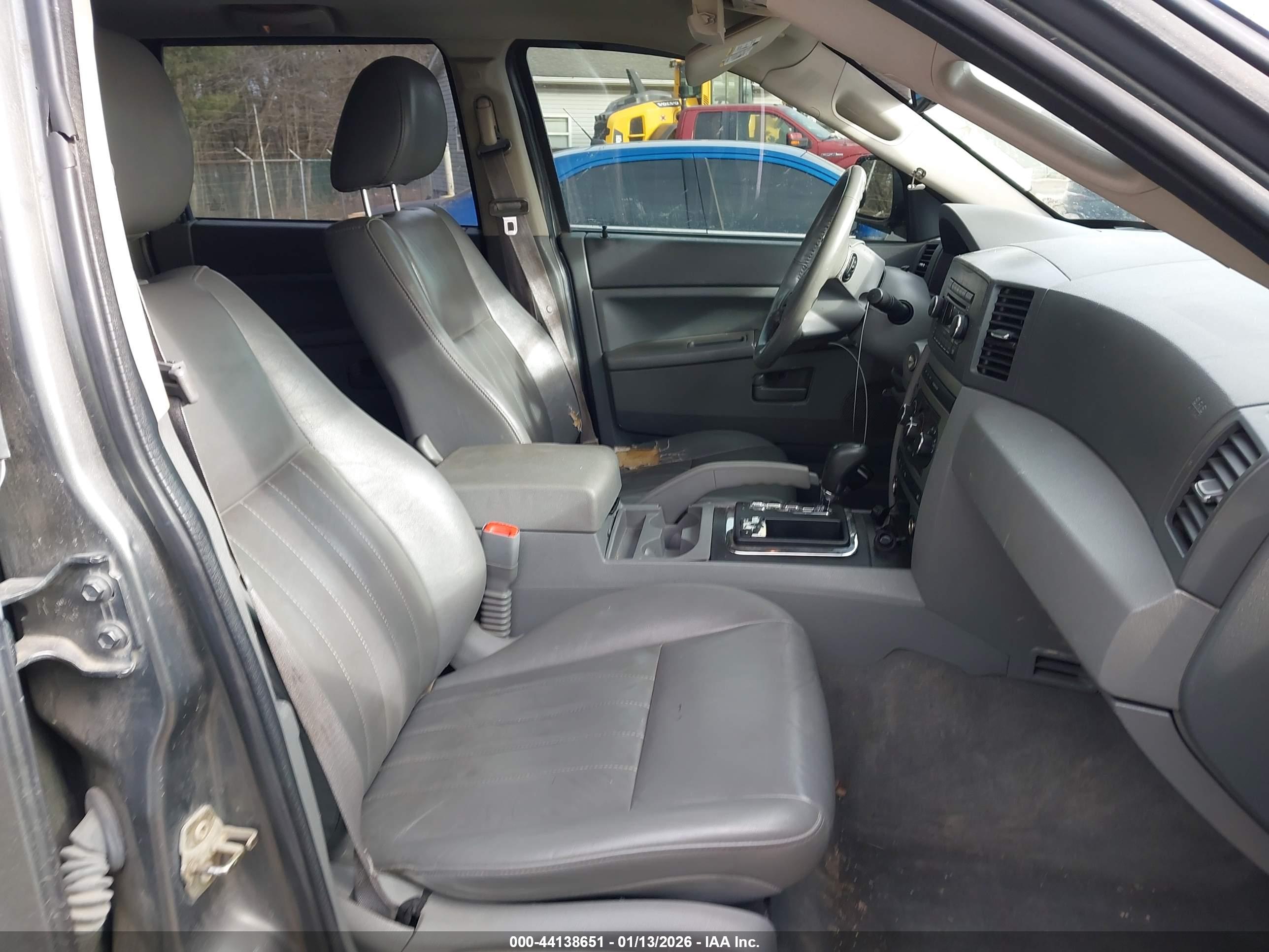 JEEP GRAND image 5