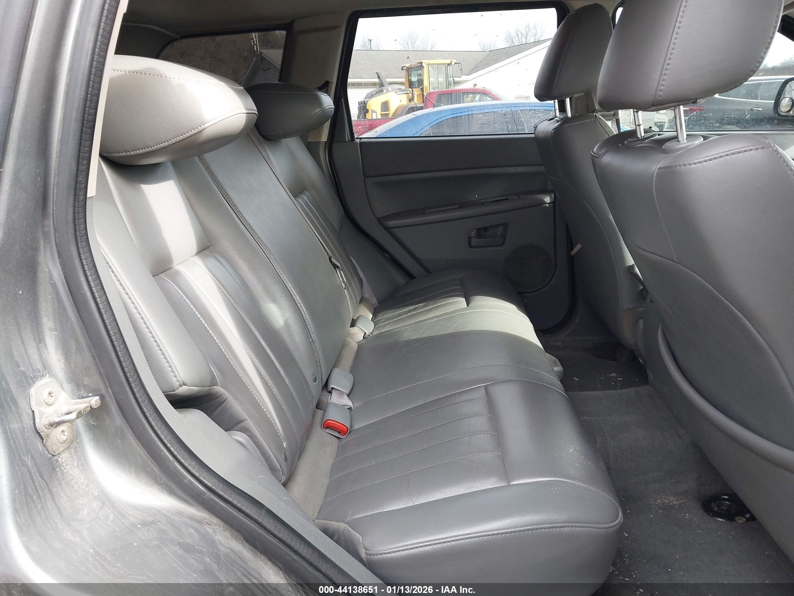 JEEP GRAND image 8