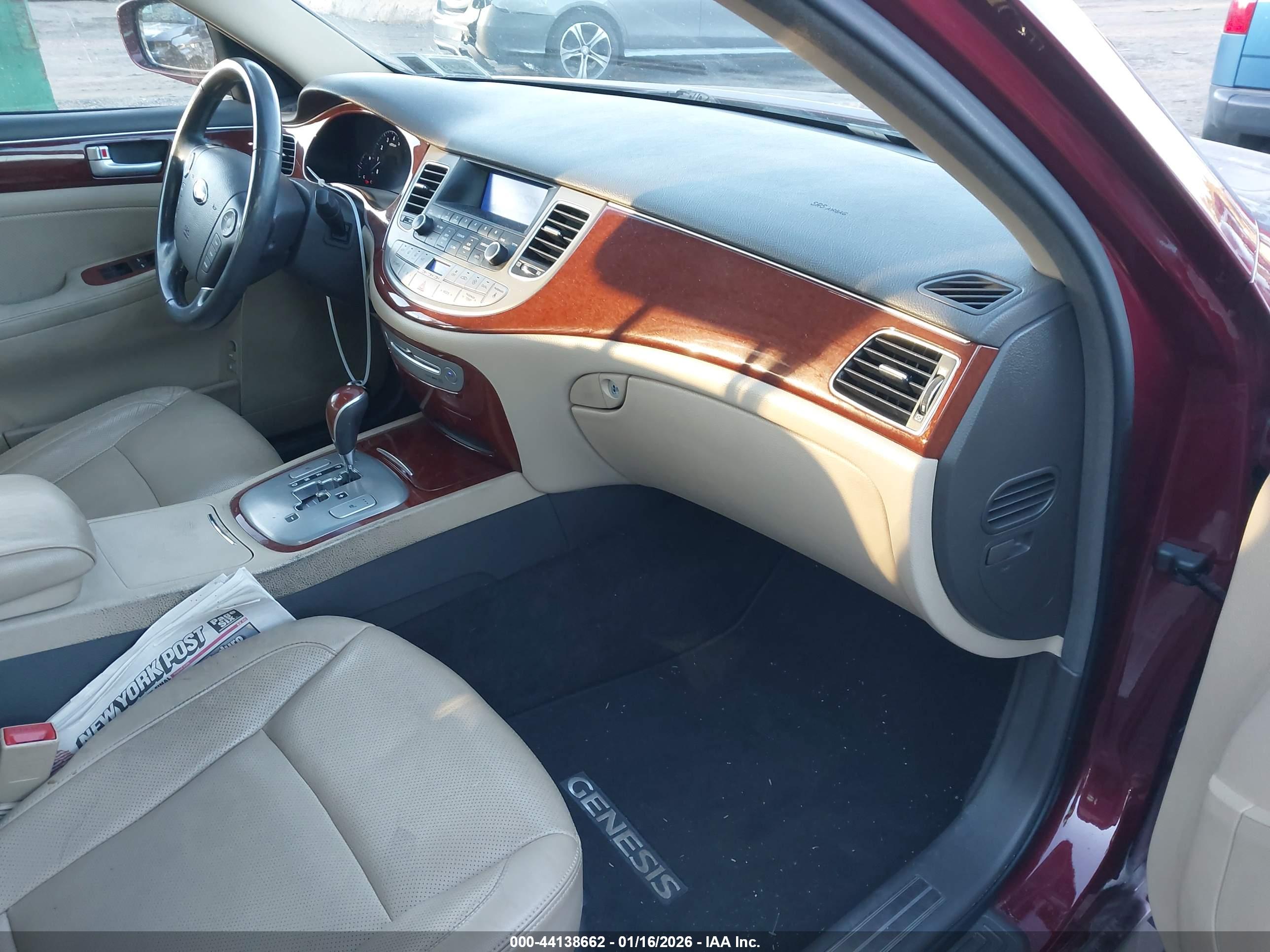 HYUNDAI GENESIS image 5