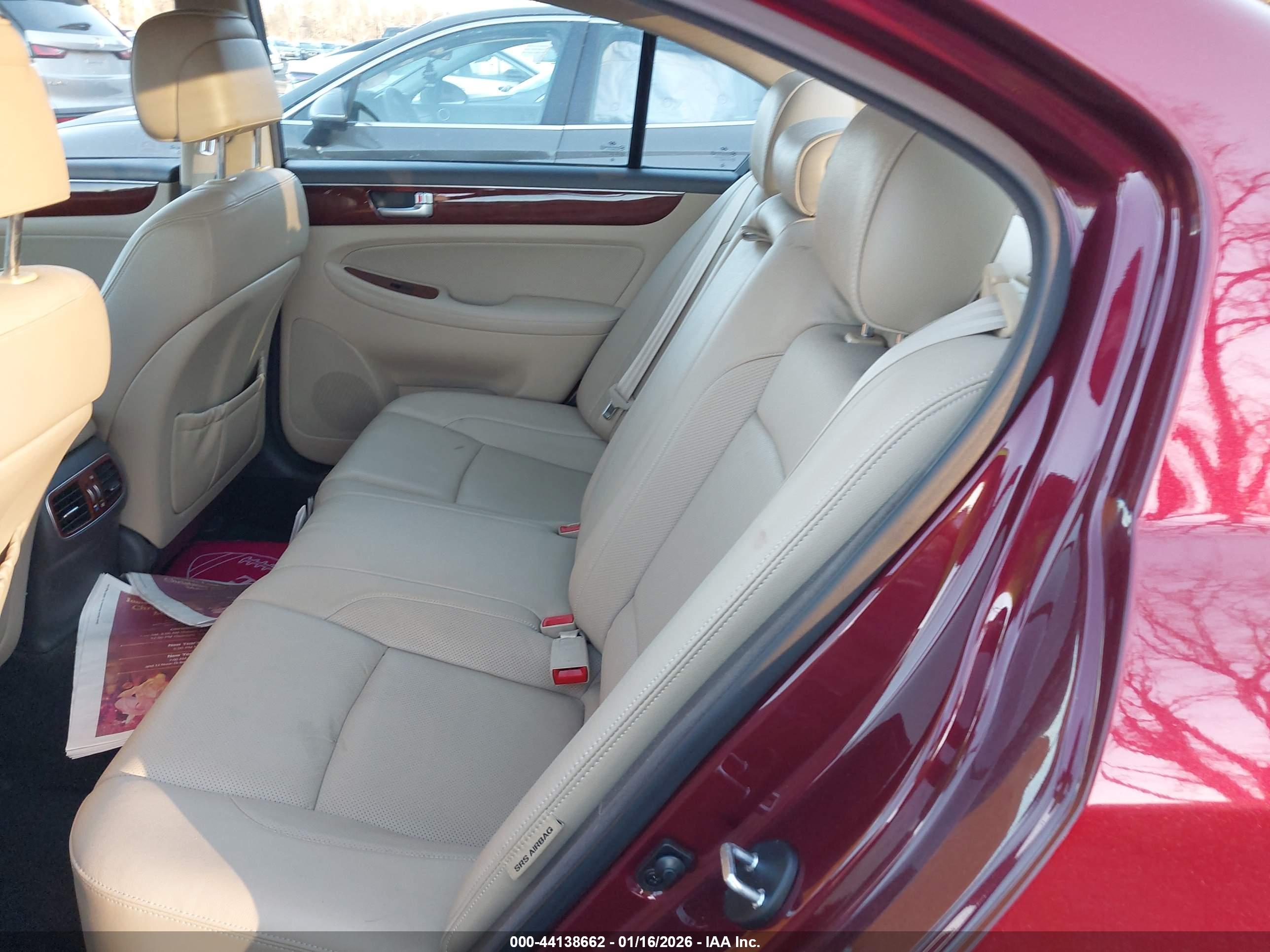 HYUNDAI GENESIS image 8