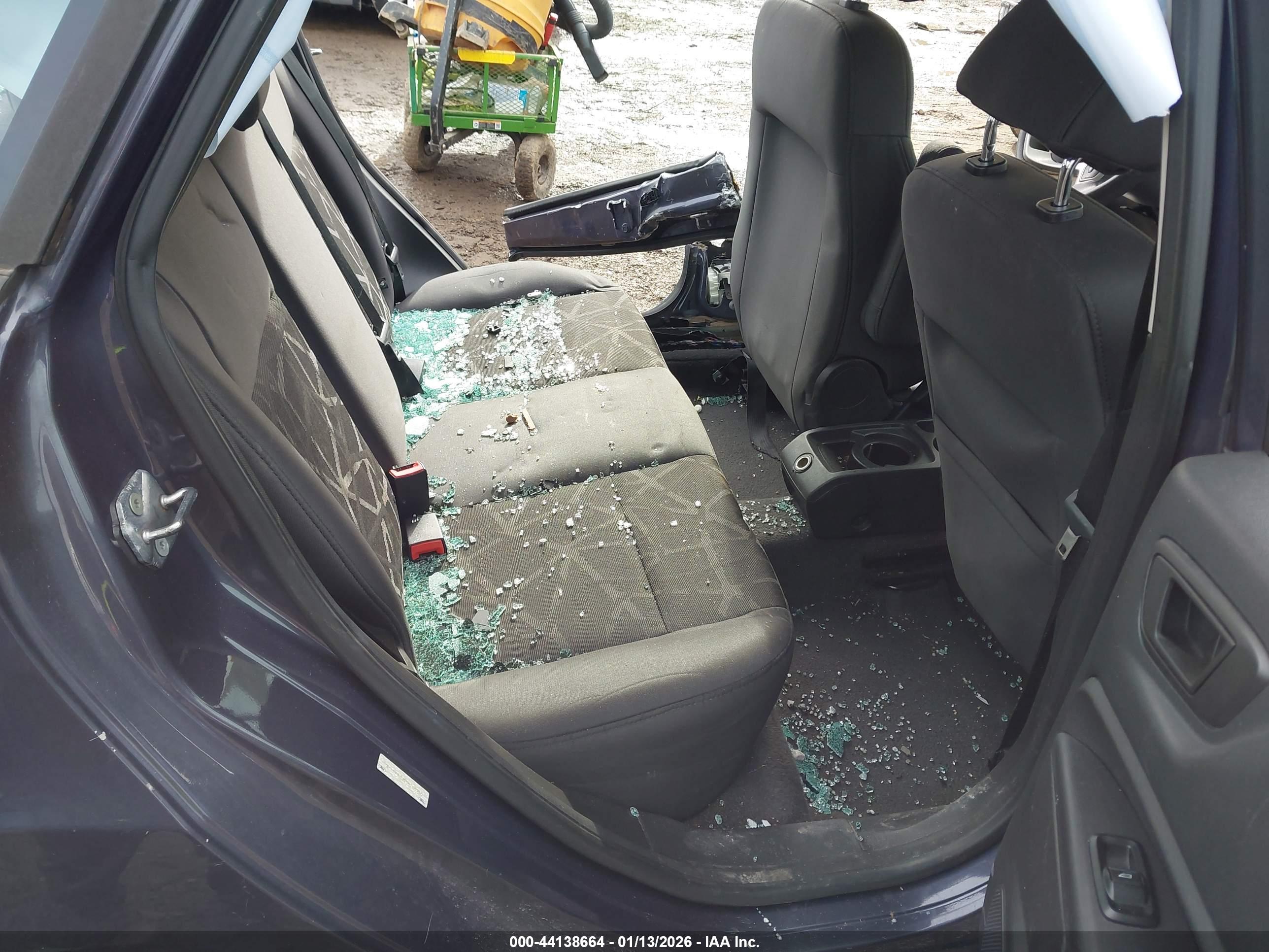 FORD FIESTA image 8