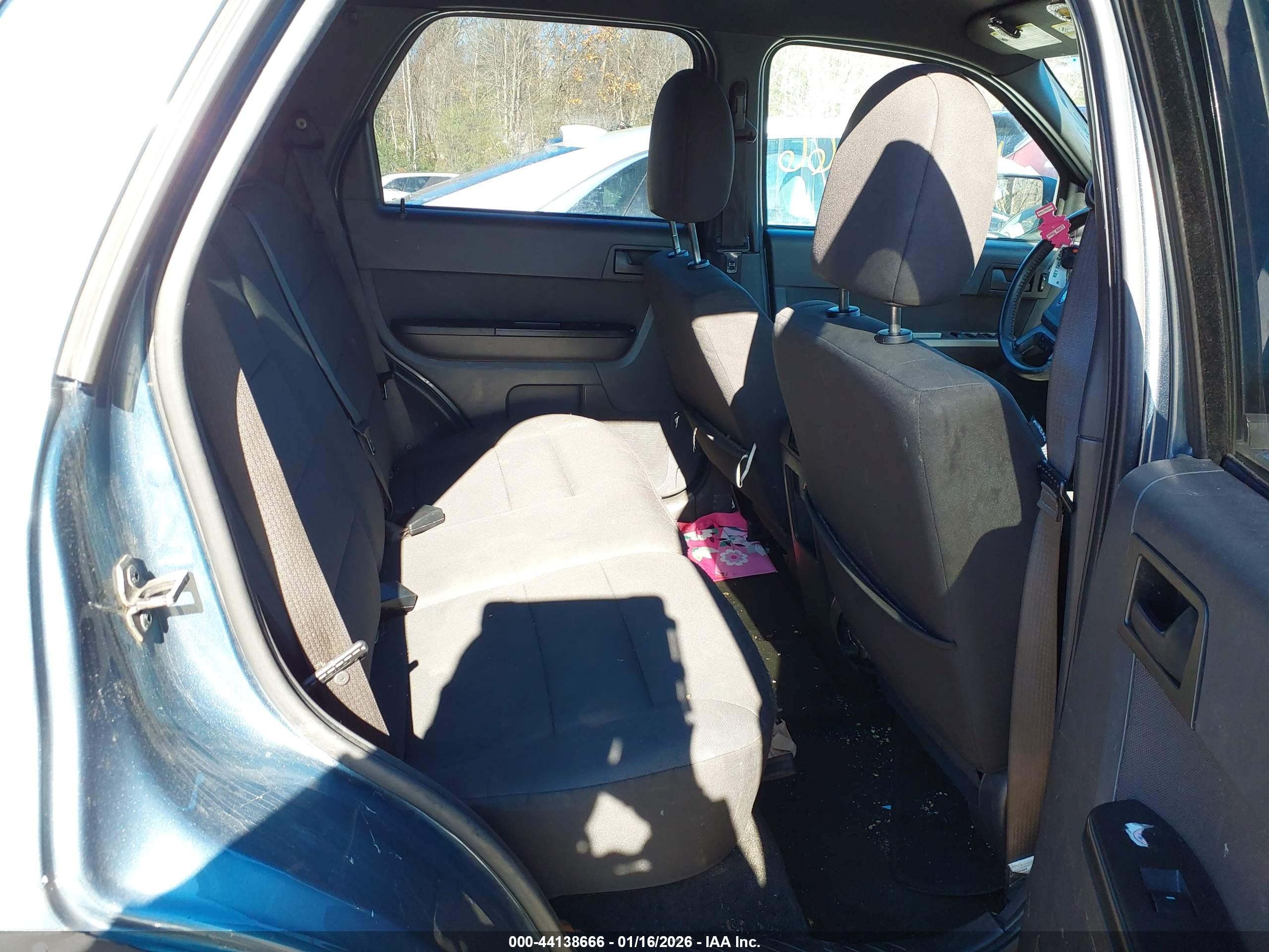 FORD ESCAPE image 8