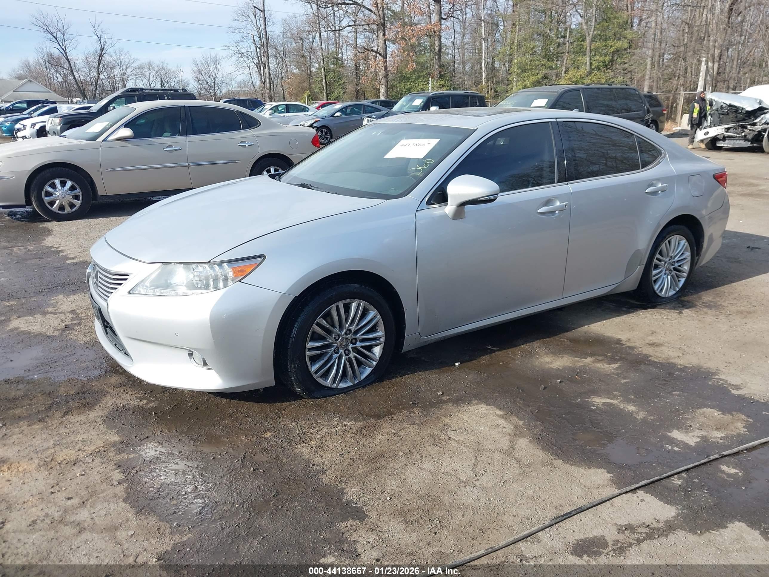 LEXUS ES image 2
