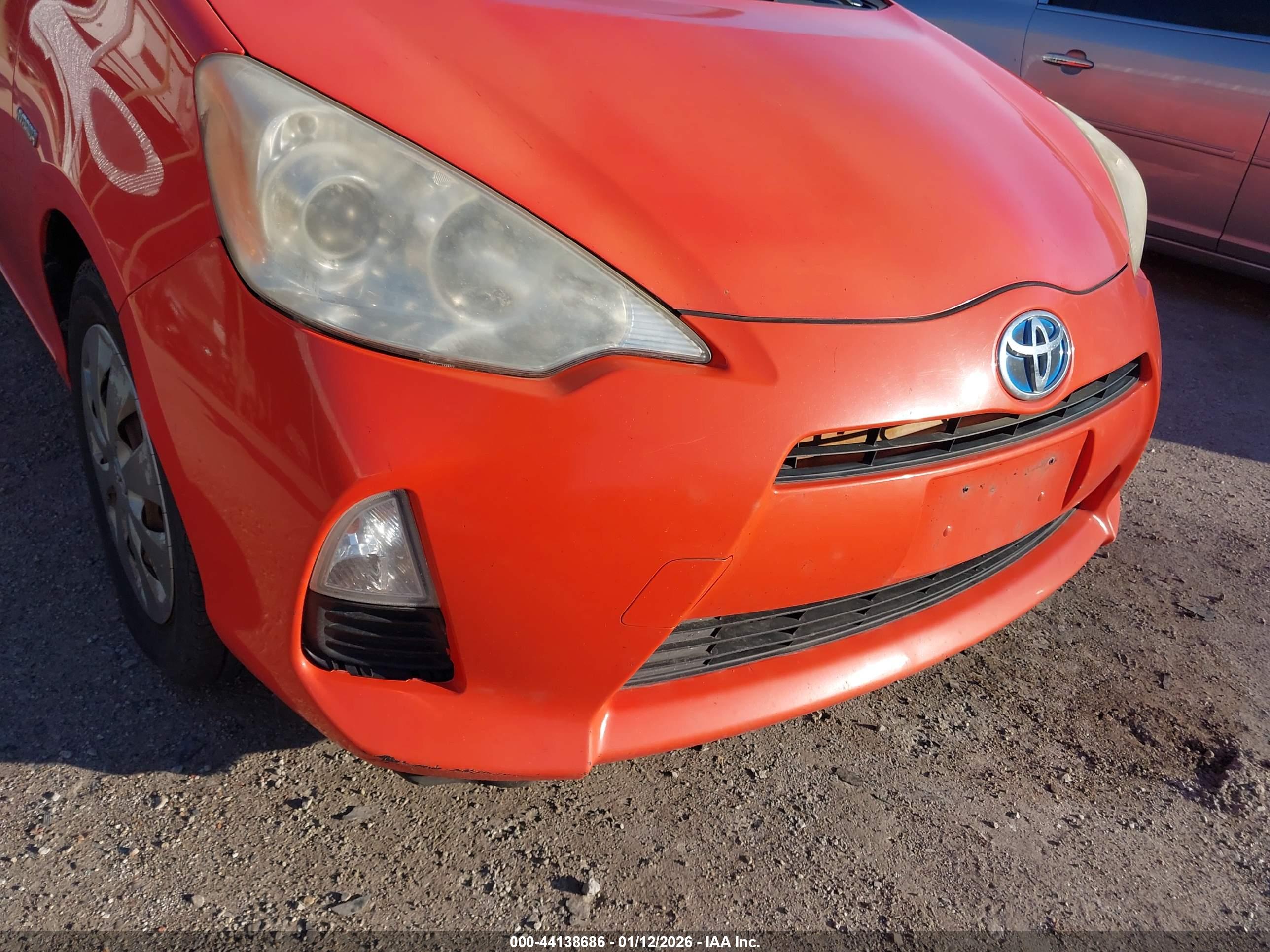 TOYOTA PRIUS image 6