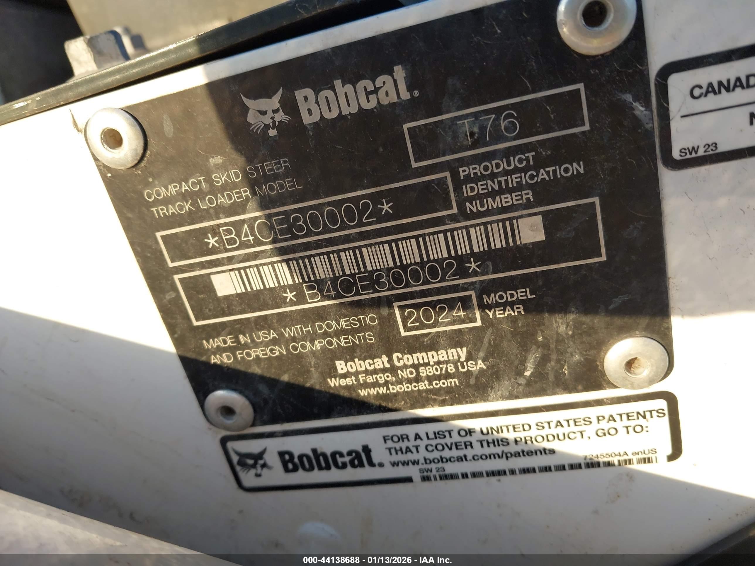 BOBCAT T76 image 9