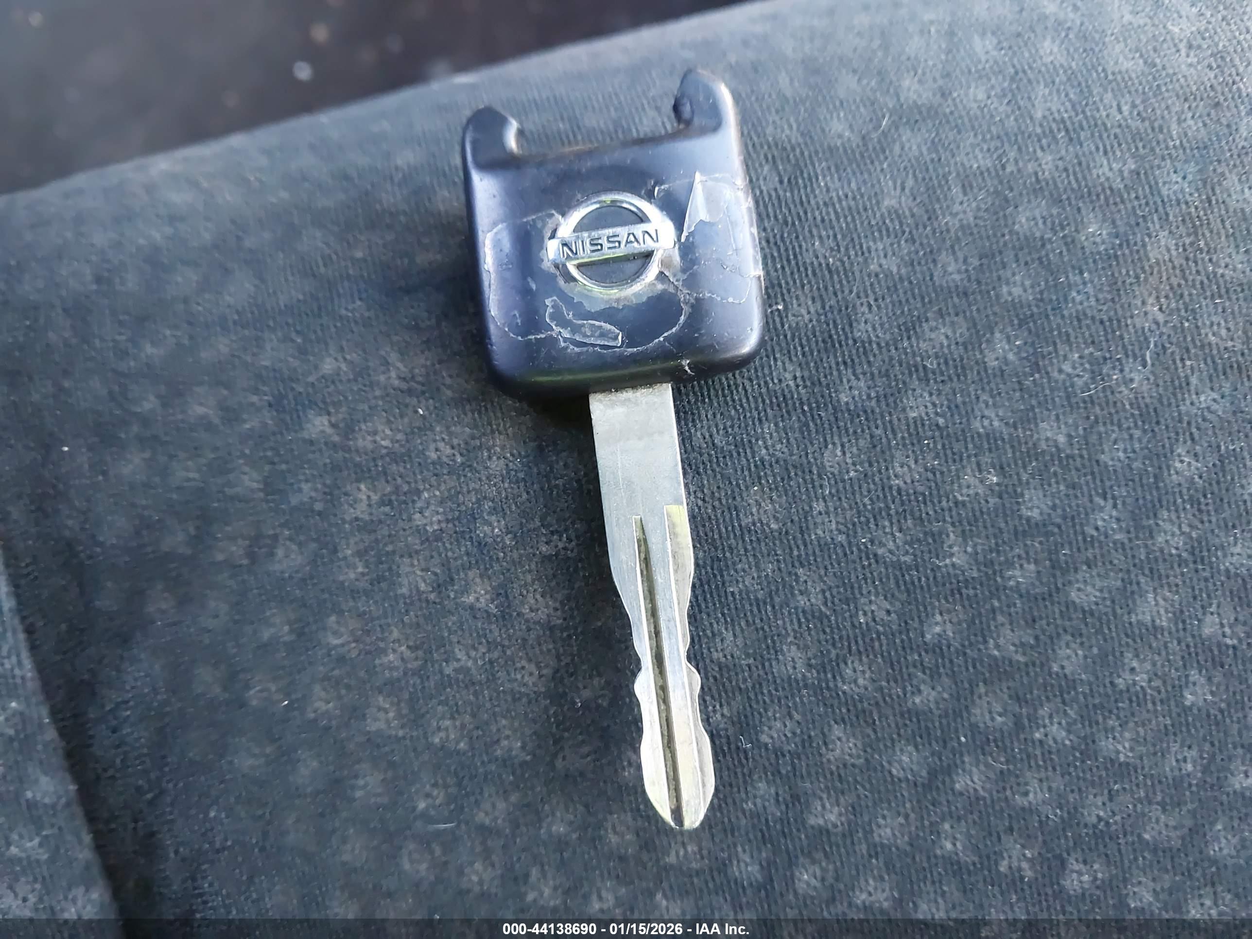 NISSAN VERSA image 11