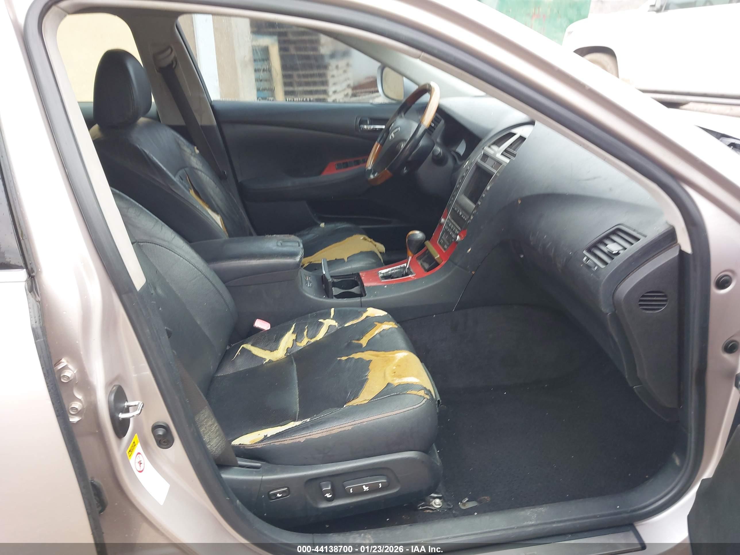 LEXUS ES image 5