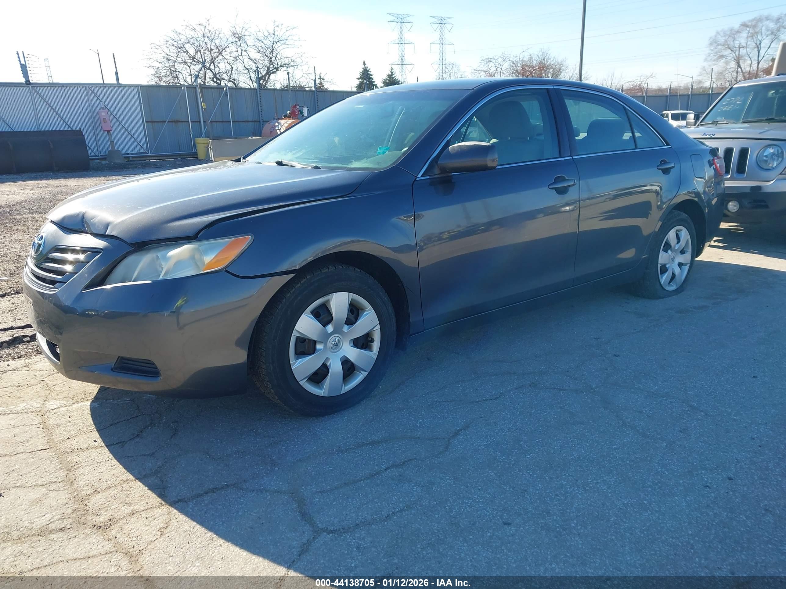 TOYOTA CAMRY image 2