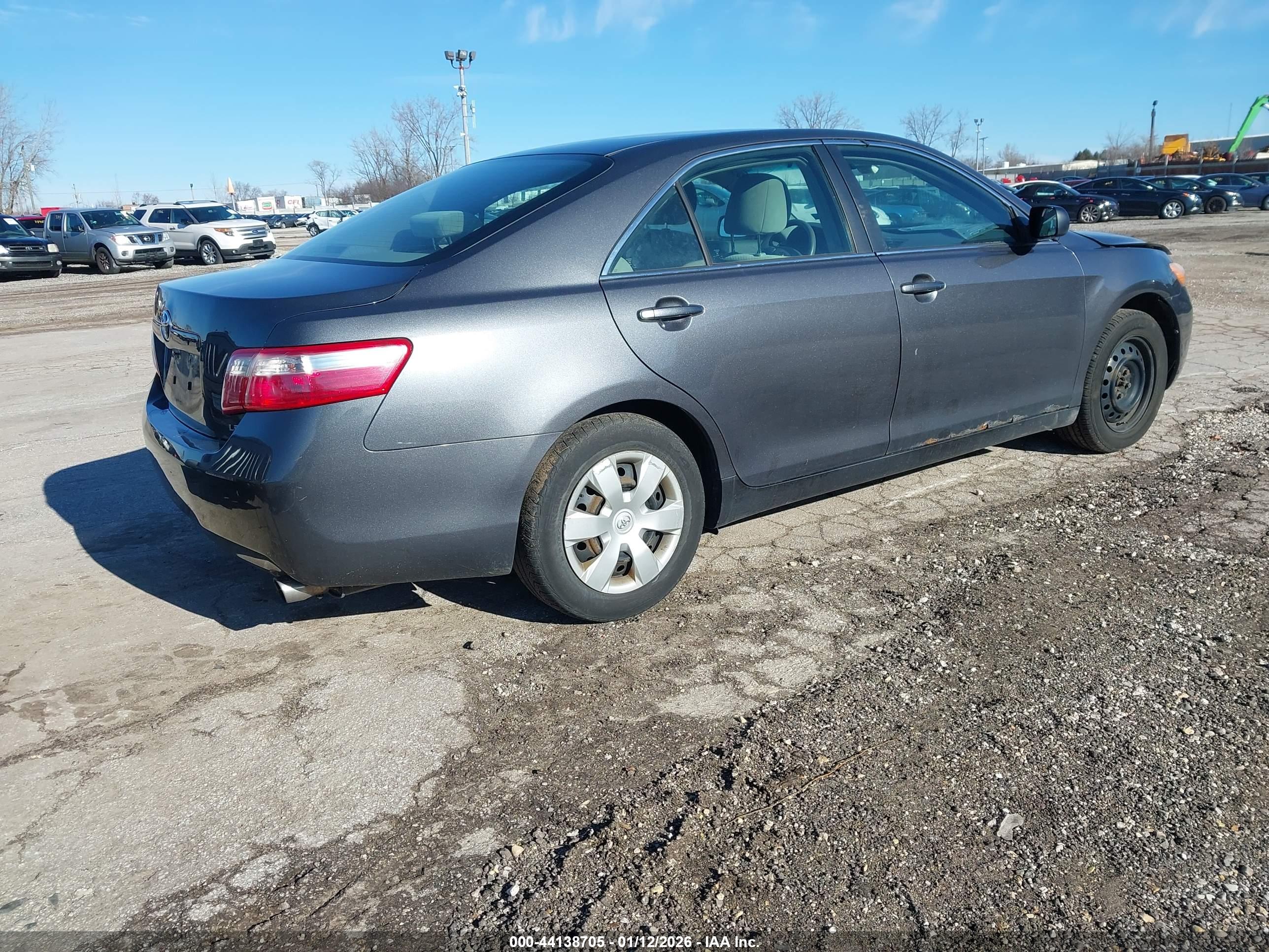 TOYOTA CAMRY image 4