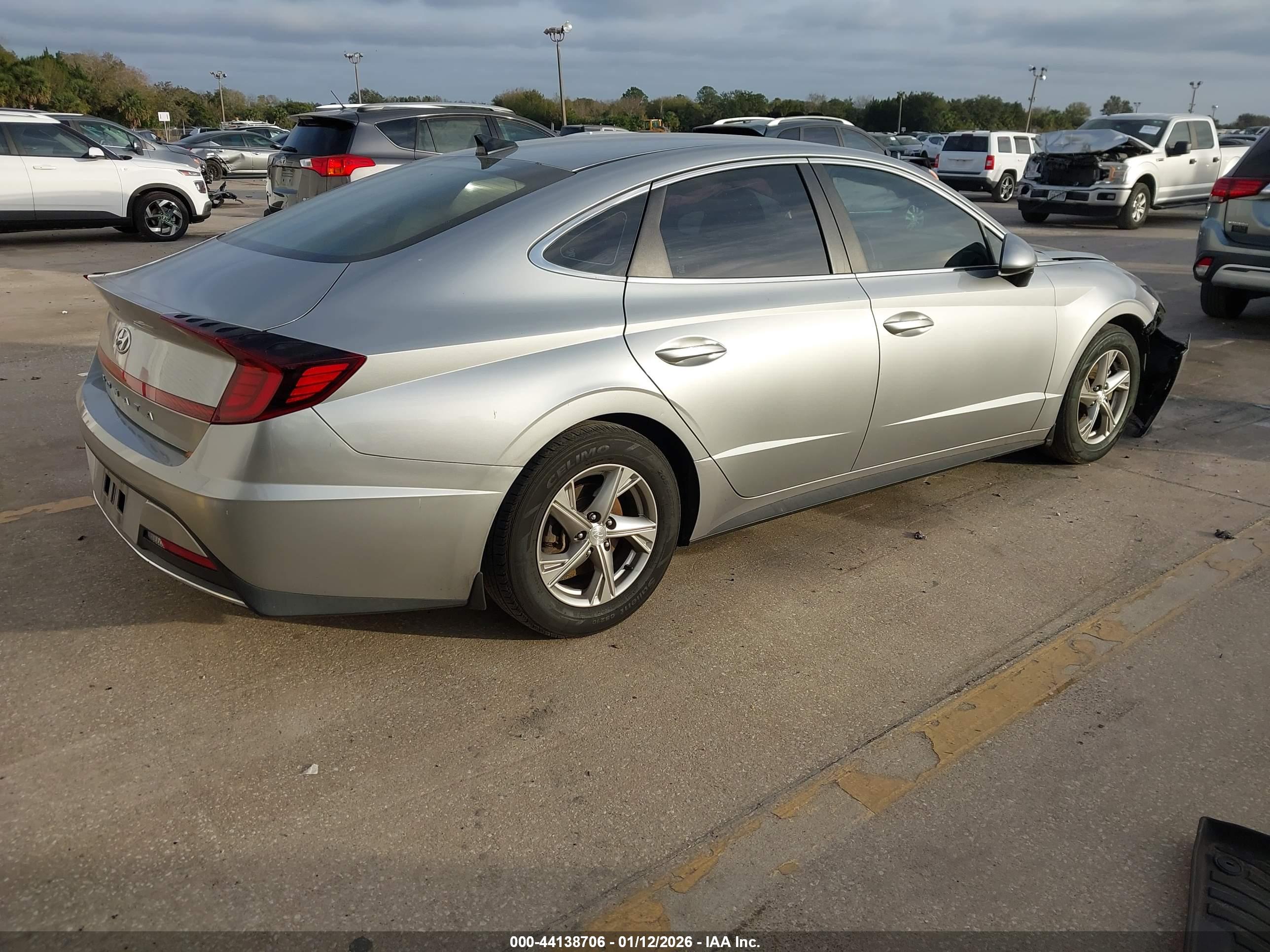 HYUNDAI SONATA image 4