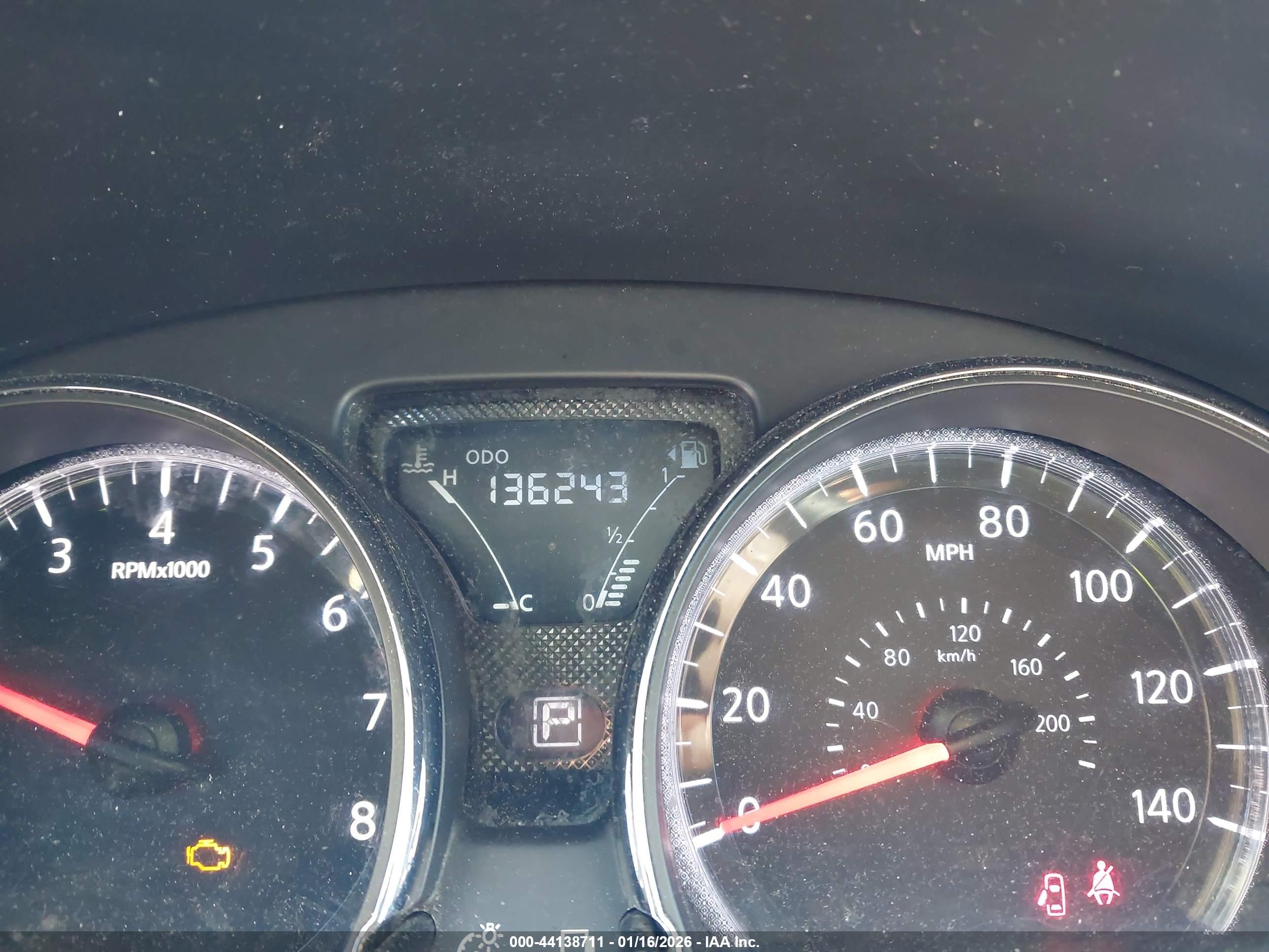 NISSAN VERSA image 7