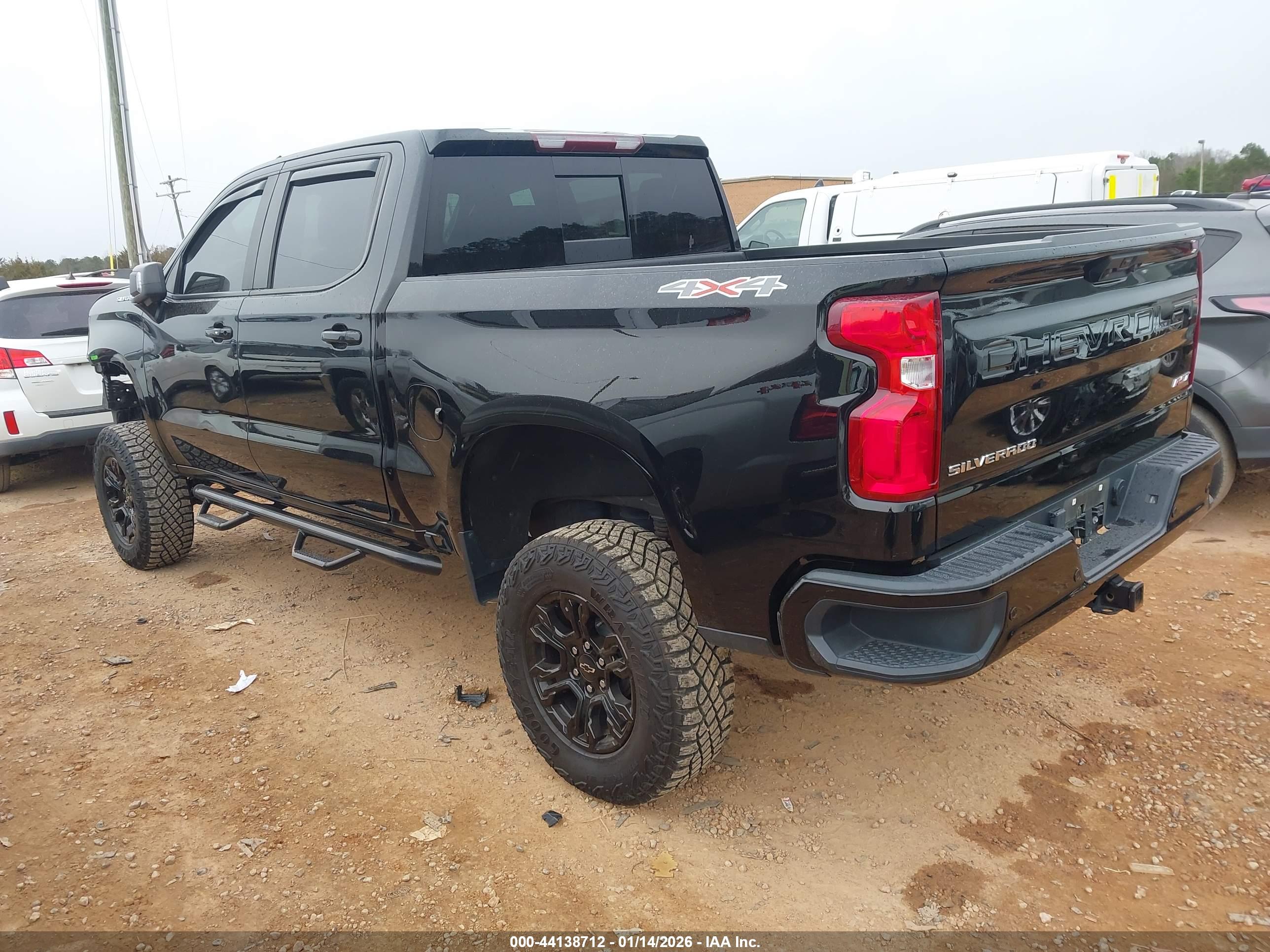 CHEVROLET SILVERADO image 3