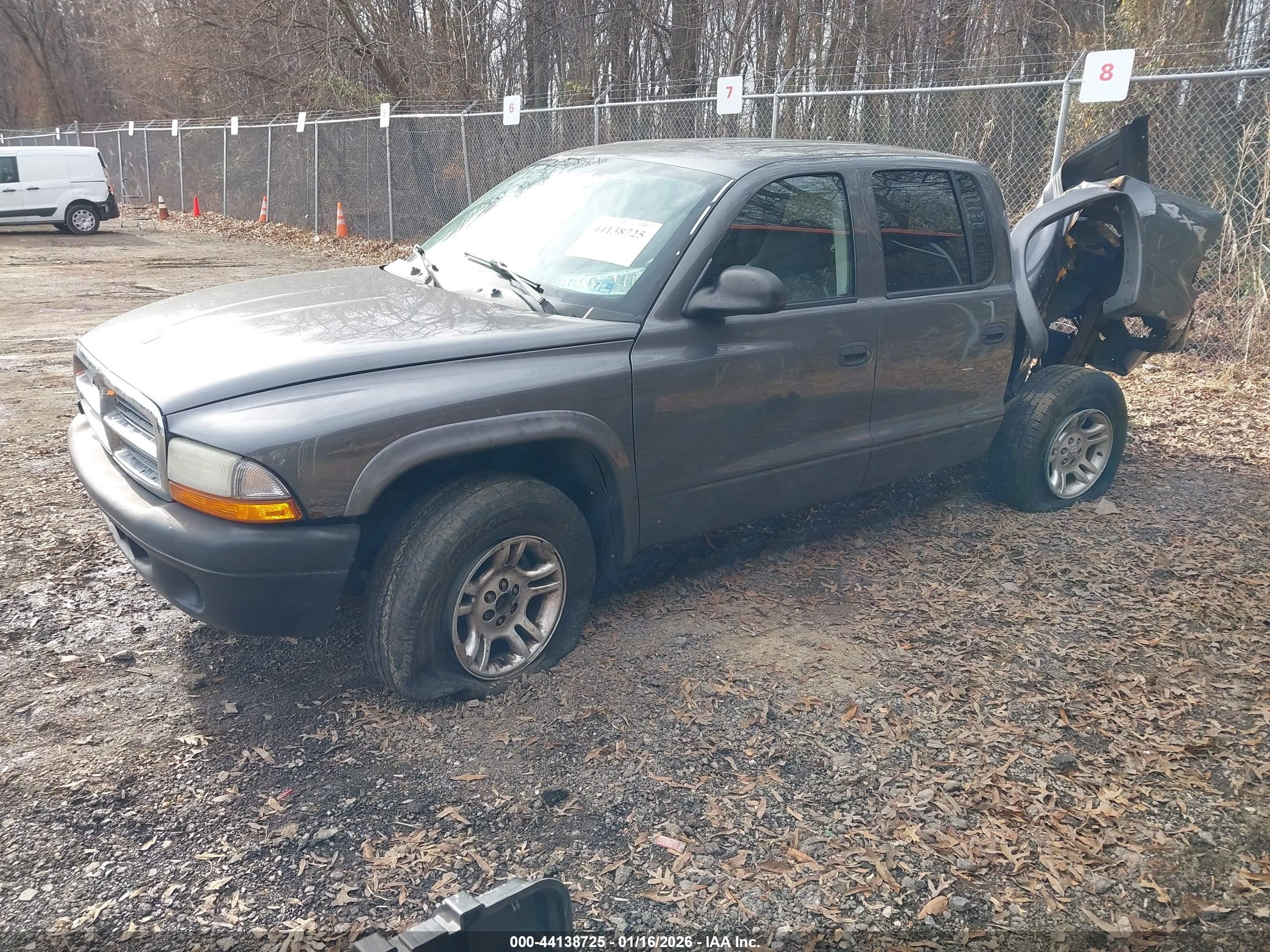 DODGE DAKOTA image 2