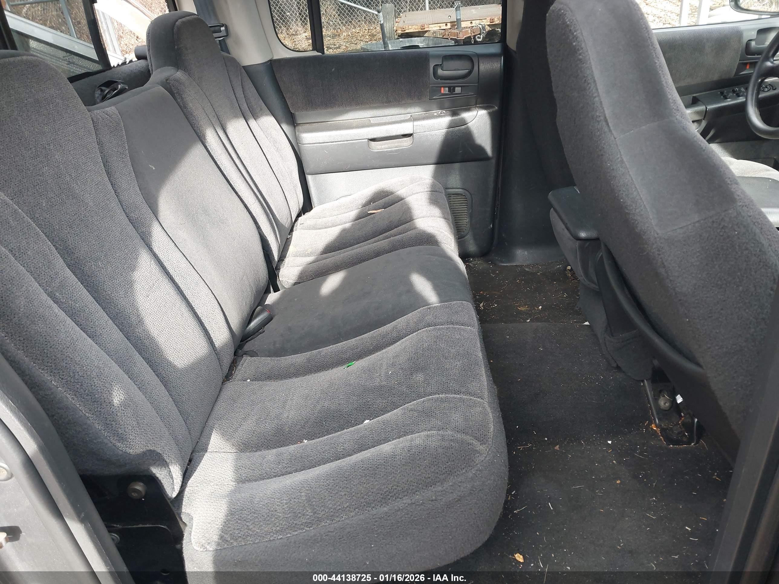 DODGE DAKOTA image 8