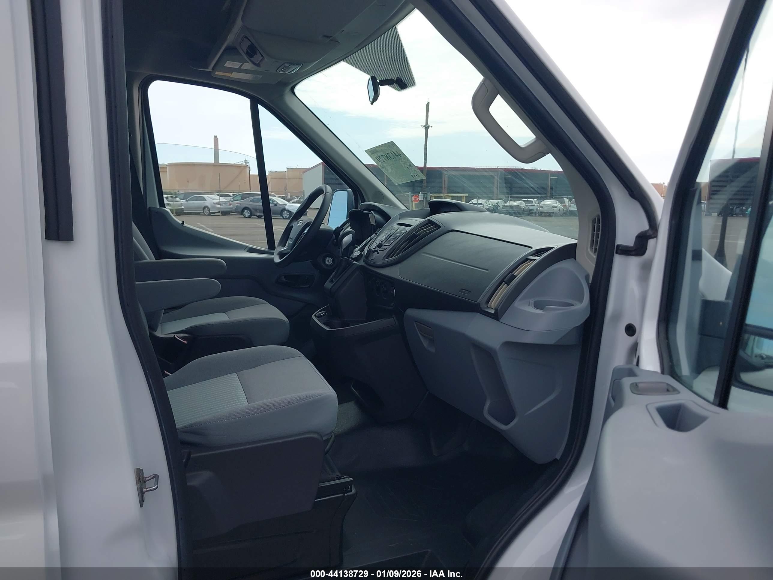 FORD TRANSIT-350 image 5