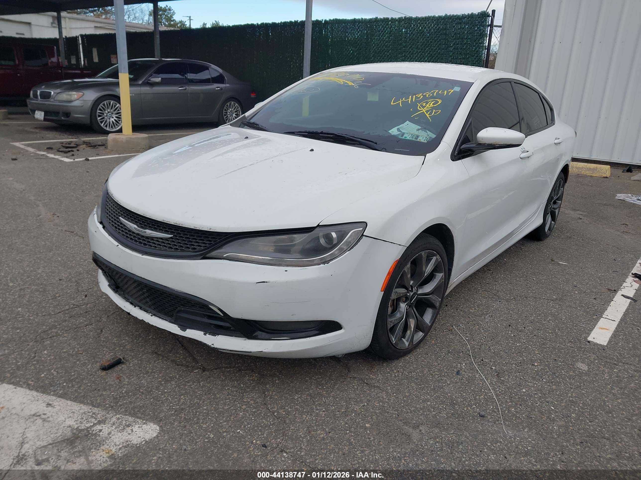 CHRYSLER 200 image 2