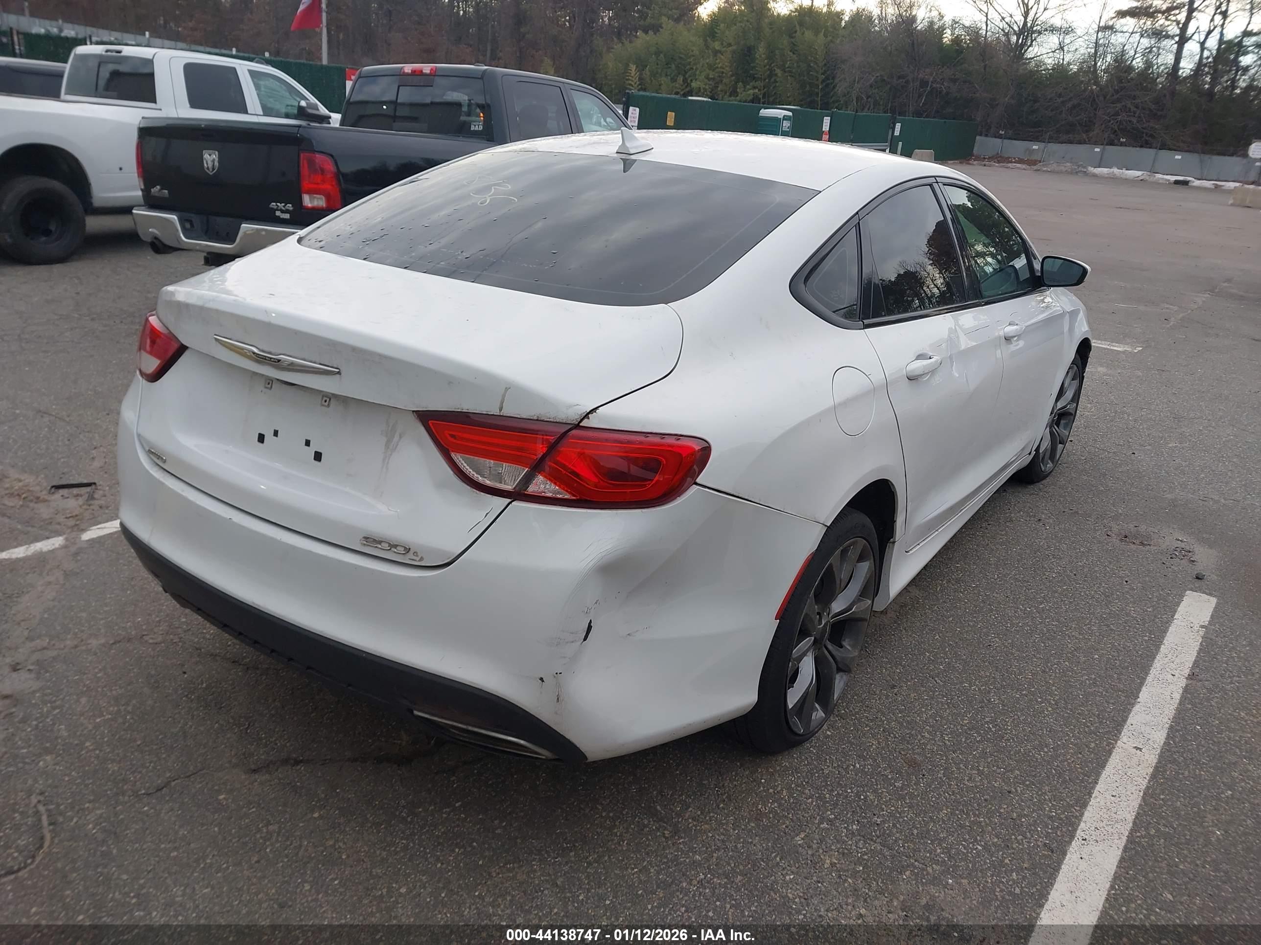CHRYSLER 200 image 4